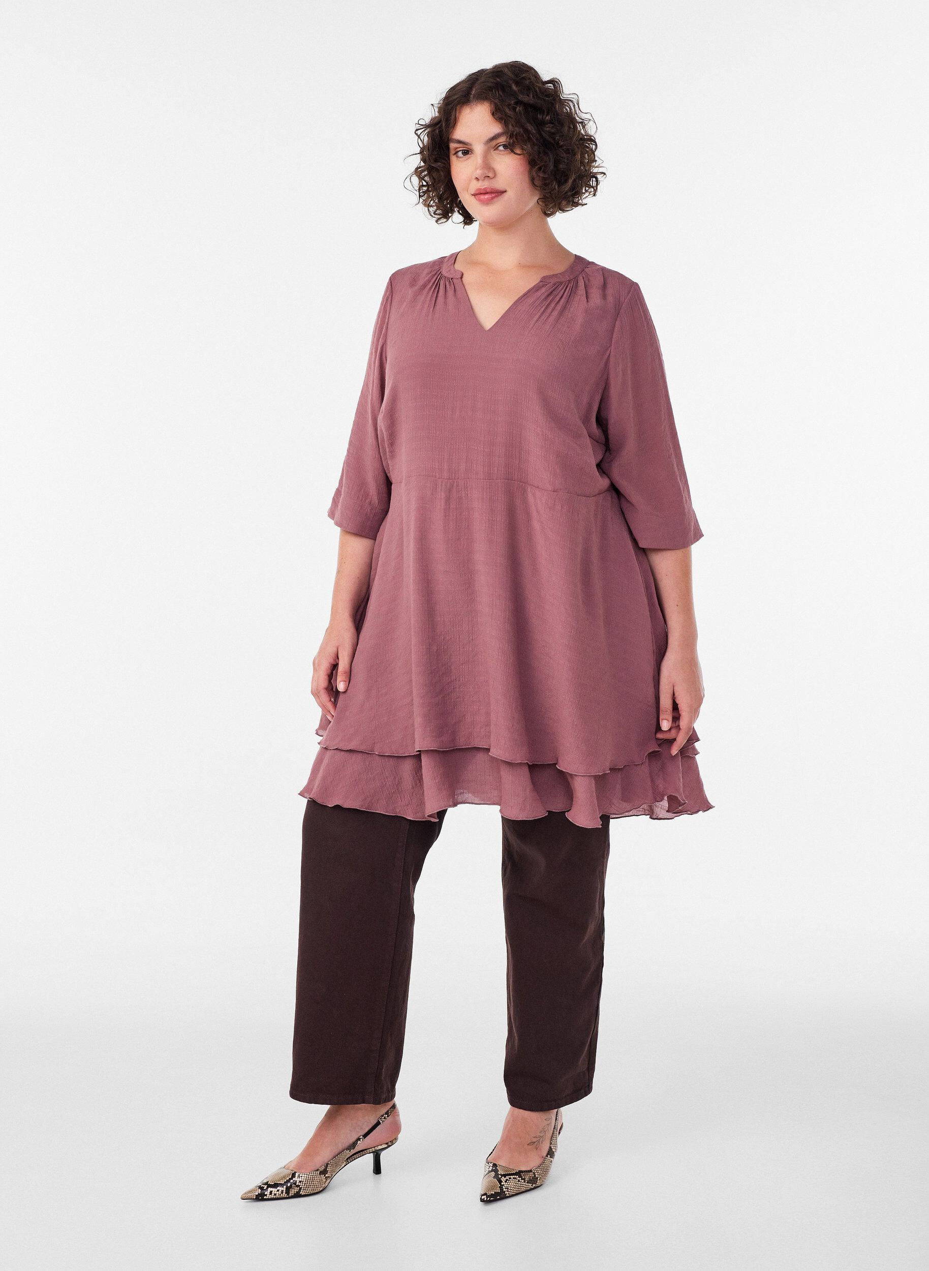ZizziRobe coupe &eacute;vas&eacute;e avec volants &eacute;tag&eacute;s, Rose, Model image number 1