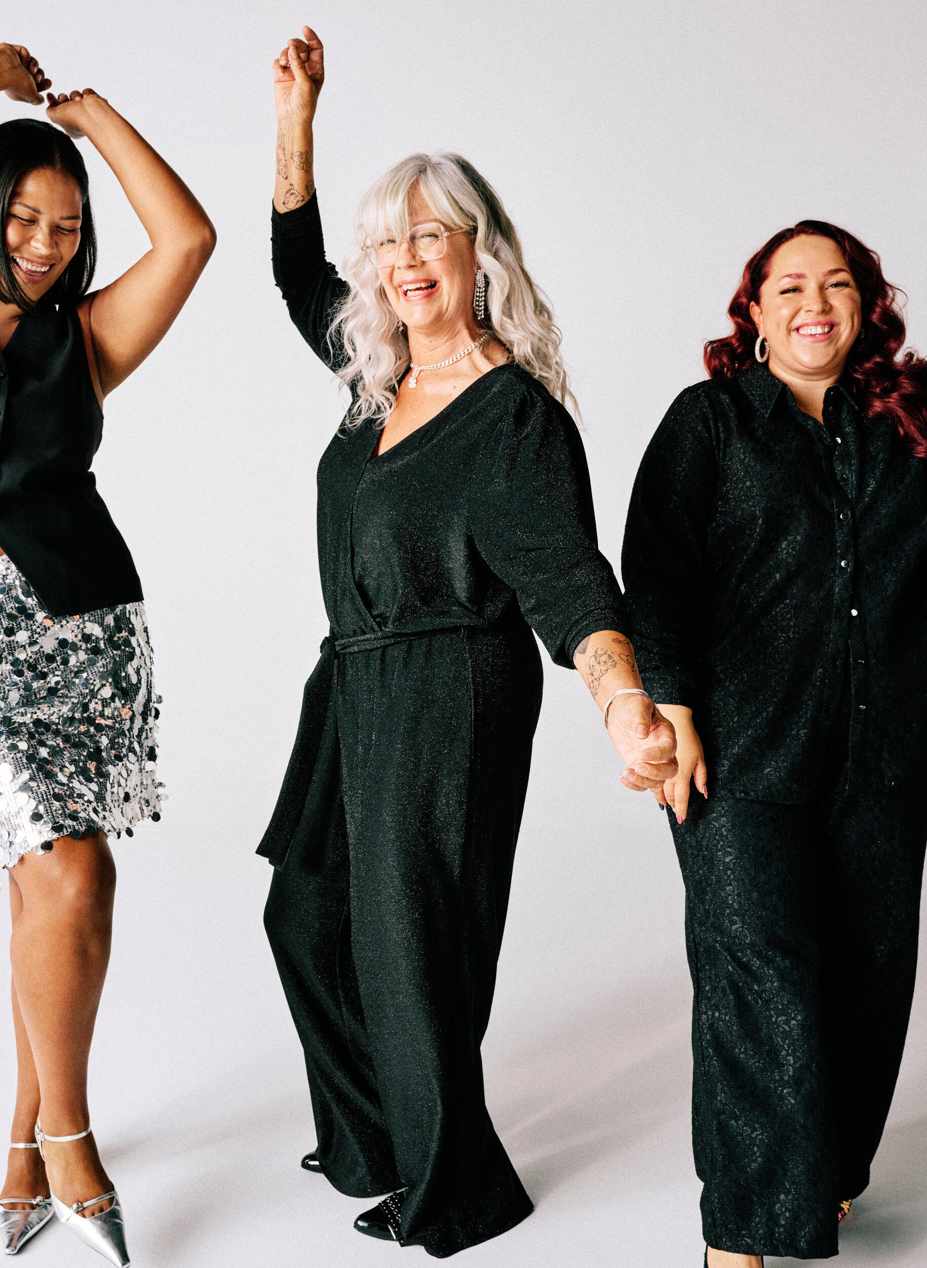 Zizzi Combinaison paillet&eacute;e avec ceinture &agrave; nouer, Noir, Image image number 0