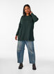 Blouse tricot&eacute;e en m&eacute;lange coton-viscose, Vert fonc&eacute;, Model image number 1