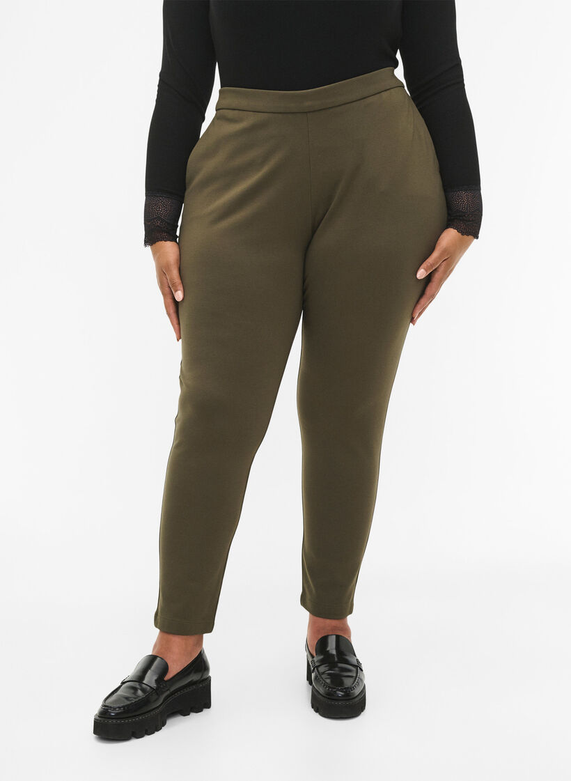 Pantalon court avec poches, Vert foncé, Model image number 2