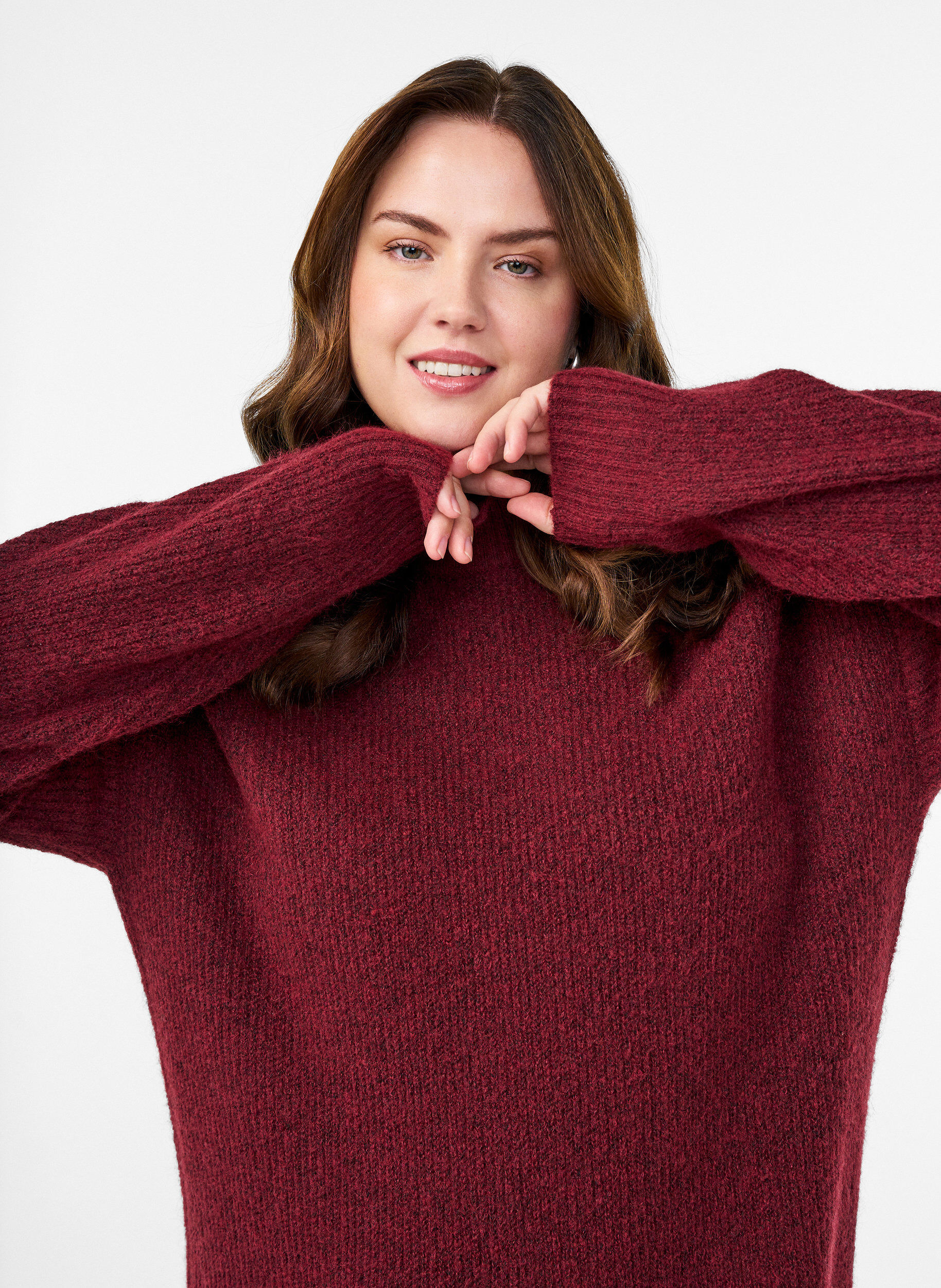 Zizzi Robe longue en maille &agrave; col montant, Bordeaux, Model image number 3