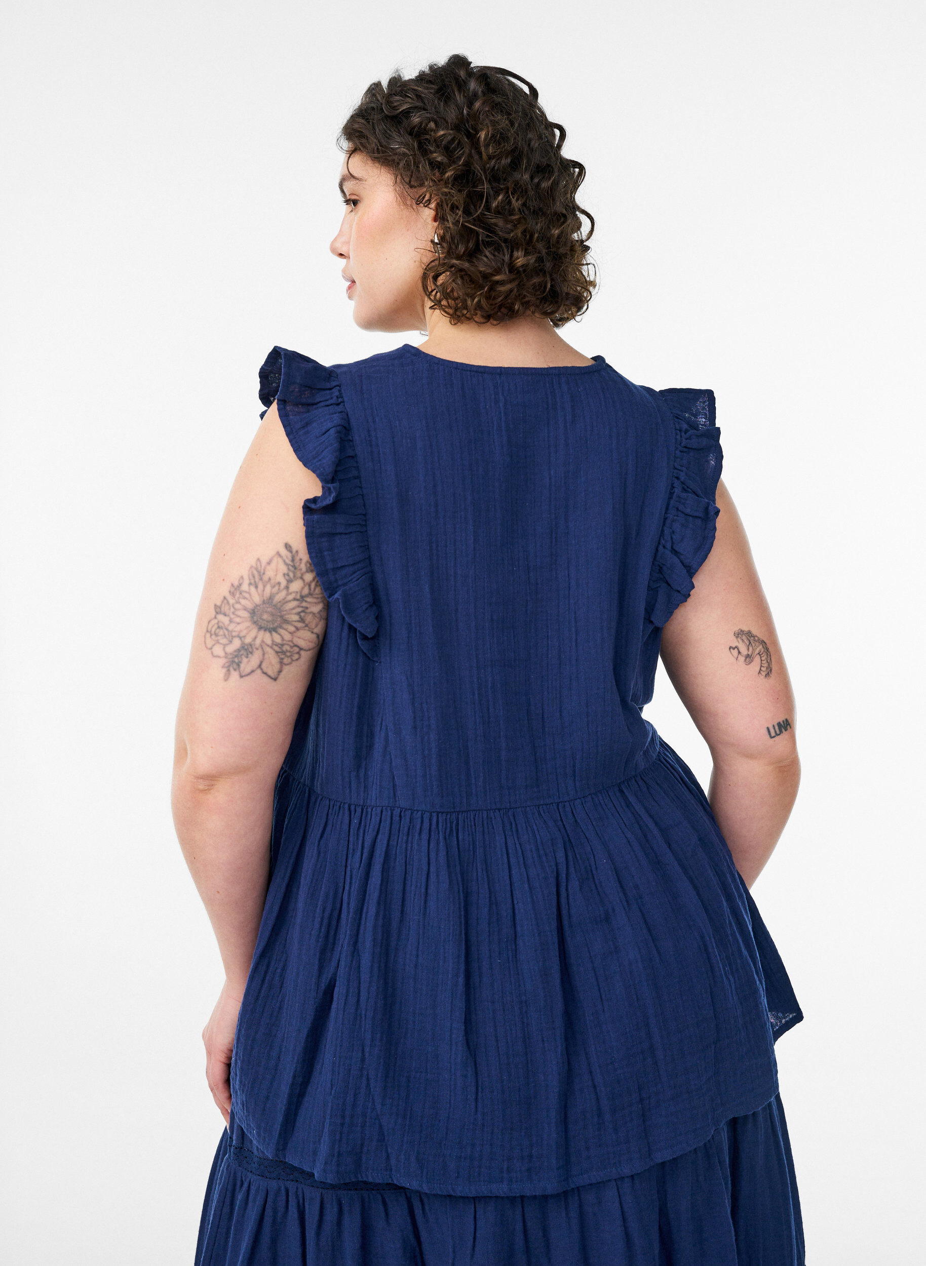 ZizziBlouse sans manches en mousseline de coton avec volants, Bleu, Model image number 2
