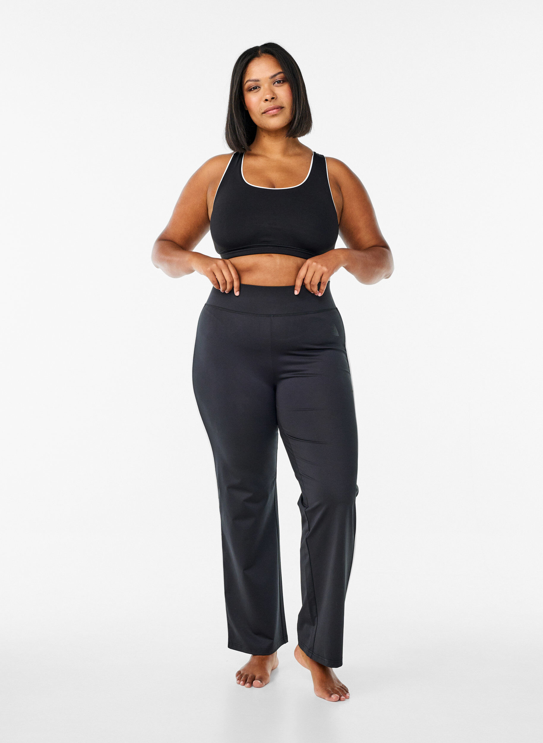 Zizzi Brassi&egrave;re de sport &agrave; dos nageur avec finitions contrastantes, Noir, Model image number 1