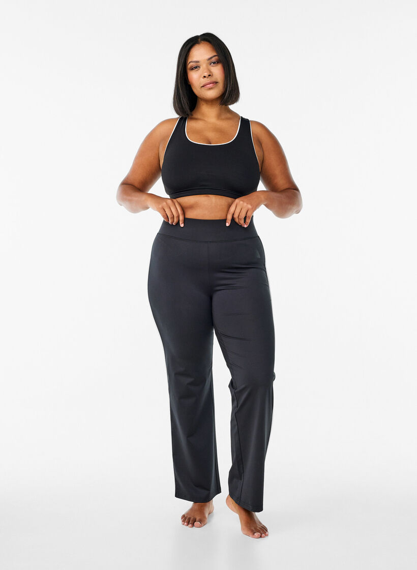 Brassière de sport à dos nageur avec finitions contrastantes, Noir, Model image number 1