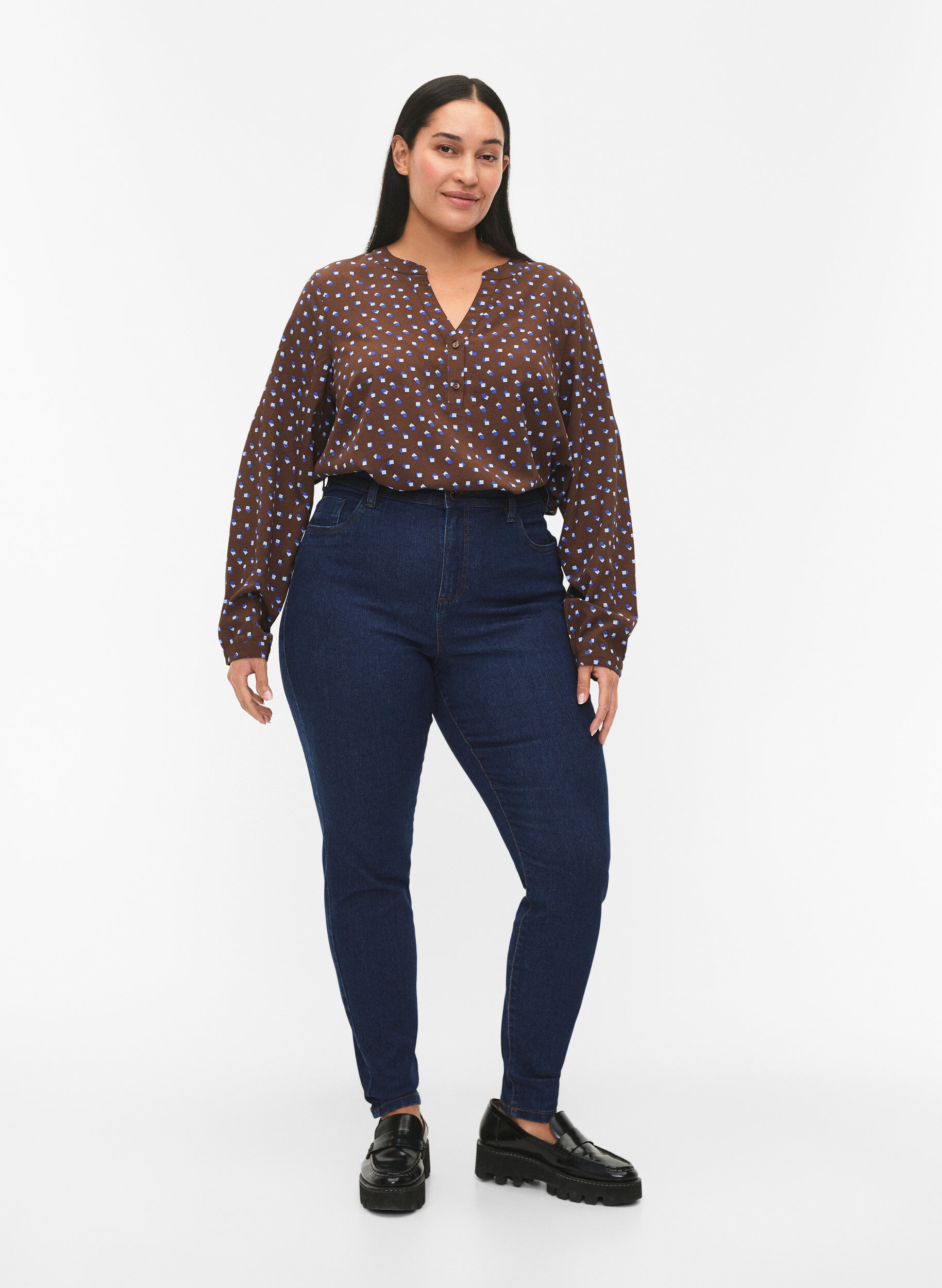 Zizzi FLASH - Chemisier &agrave; manches longues avec imprim&eacute;, Chicory Coffee AOP, Model image number 2