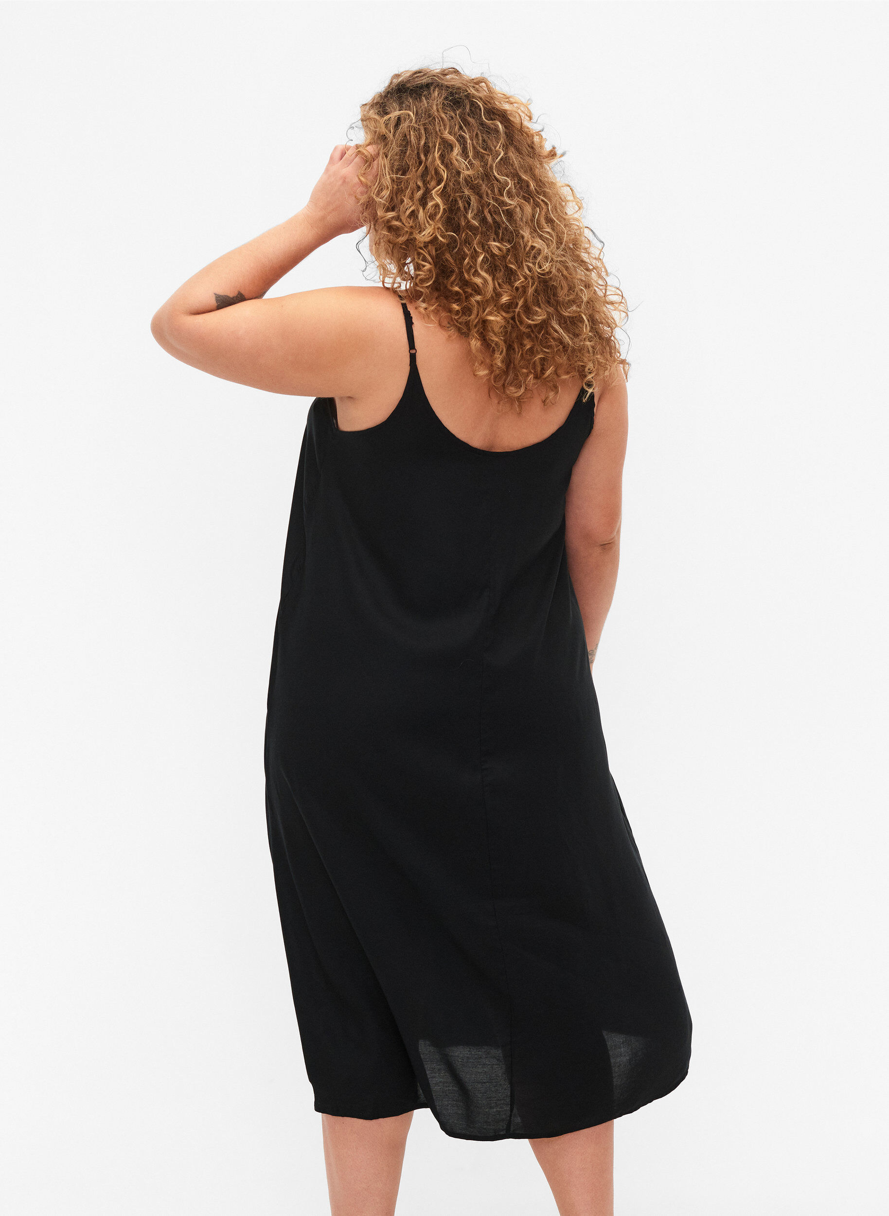 Zizzi Robe midi sans manches en viscose, Black, Model image number 1