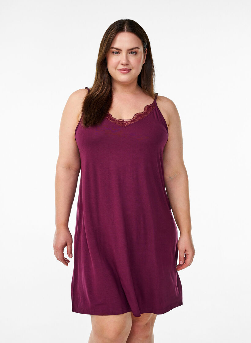 Chemise de nuit avec bord dentelle en viscose, Bordeaux foncé, Model image number 0
