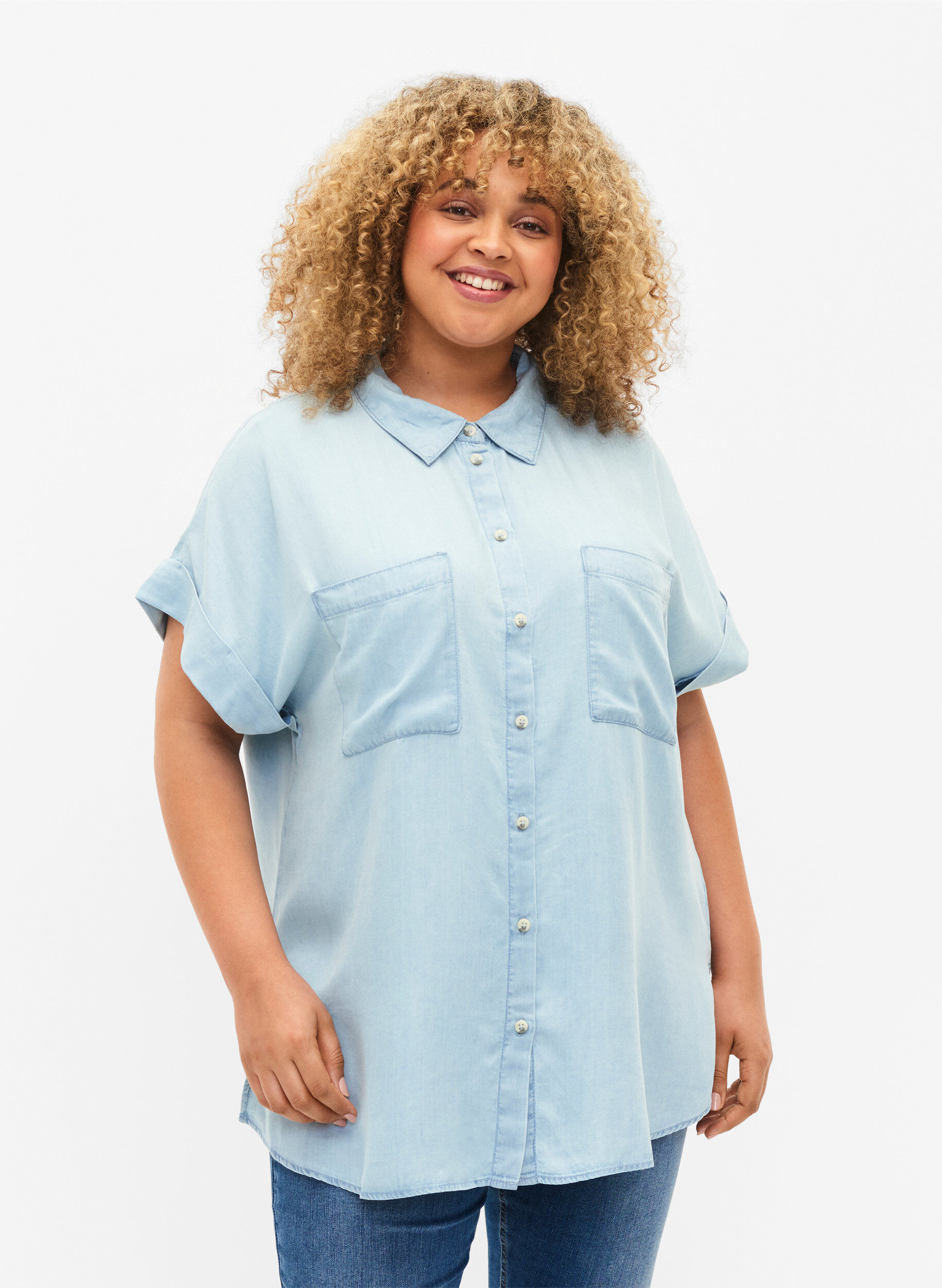 Zizzi Chemise &agrave; manches courtes en lyocell (TENCEL&trade;), Light blue denim, Model image number 0