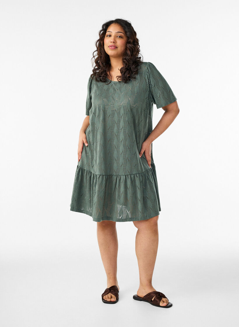 Robe courte en jersey avec broderie ajour&eacute;e, Vert fonc&eacute;, Model image number 1