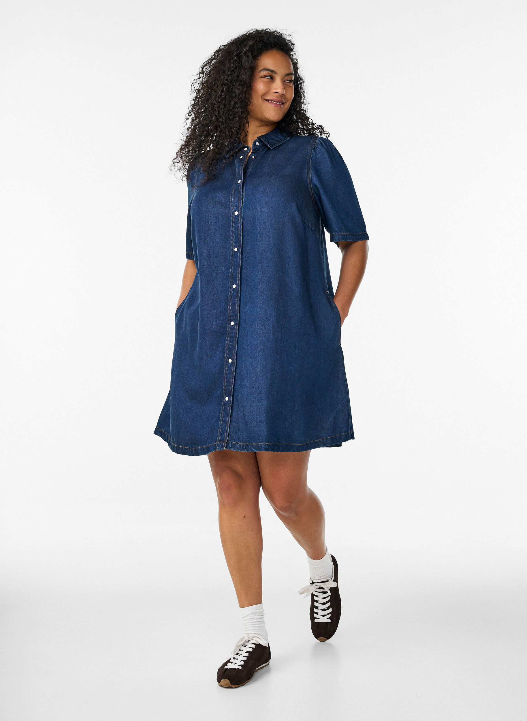 ZizziRobe en jean en lyocell avec boutons et manches courtes, Bleu, Model image number 0