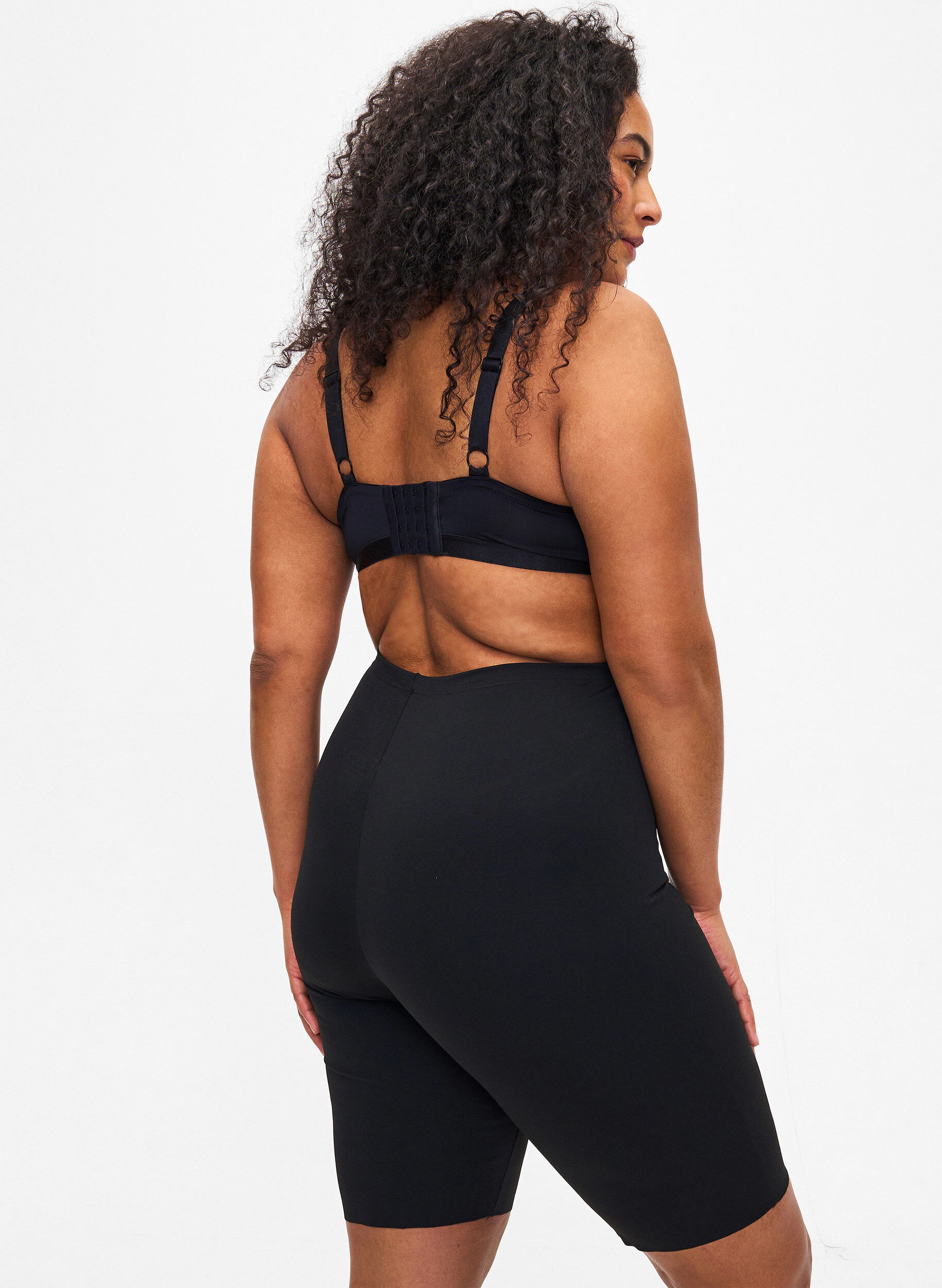ZizziShorts longs et l&eacute;gers en lingerie sculptante, Noir, Model image number 1