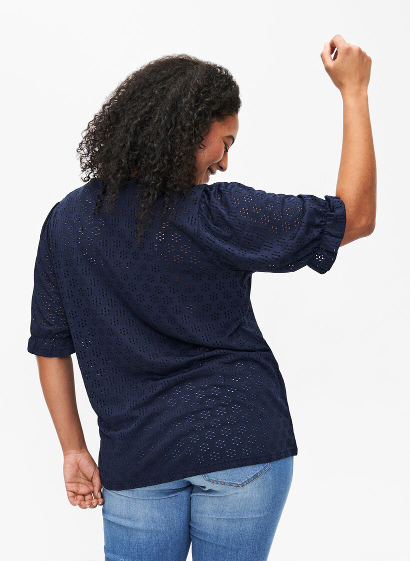 Chemisier à col en V avec motif à trous, Navy Blazer, Model image number 1