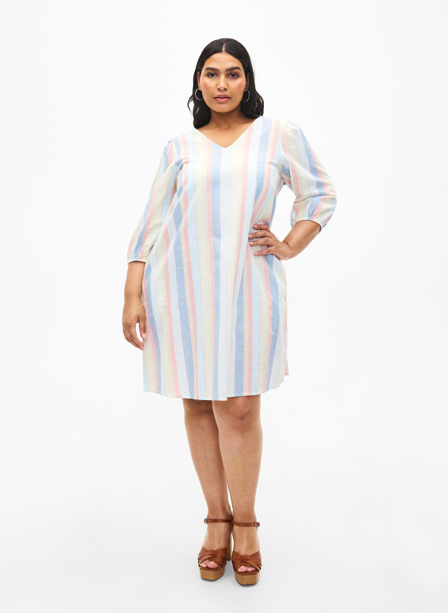 Zizzi Robe courte en coton et lin m&eacute;lang&eacute;s, Multi Color Stripe, Model image number 2