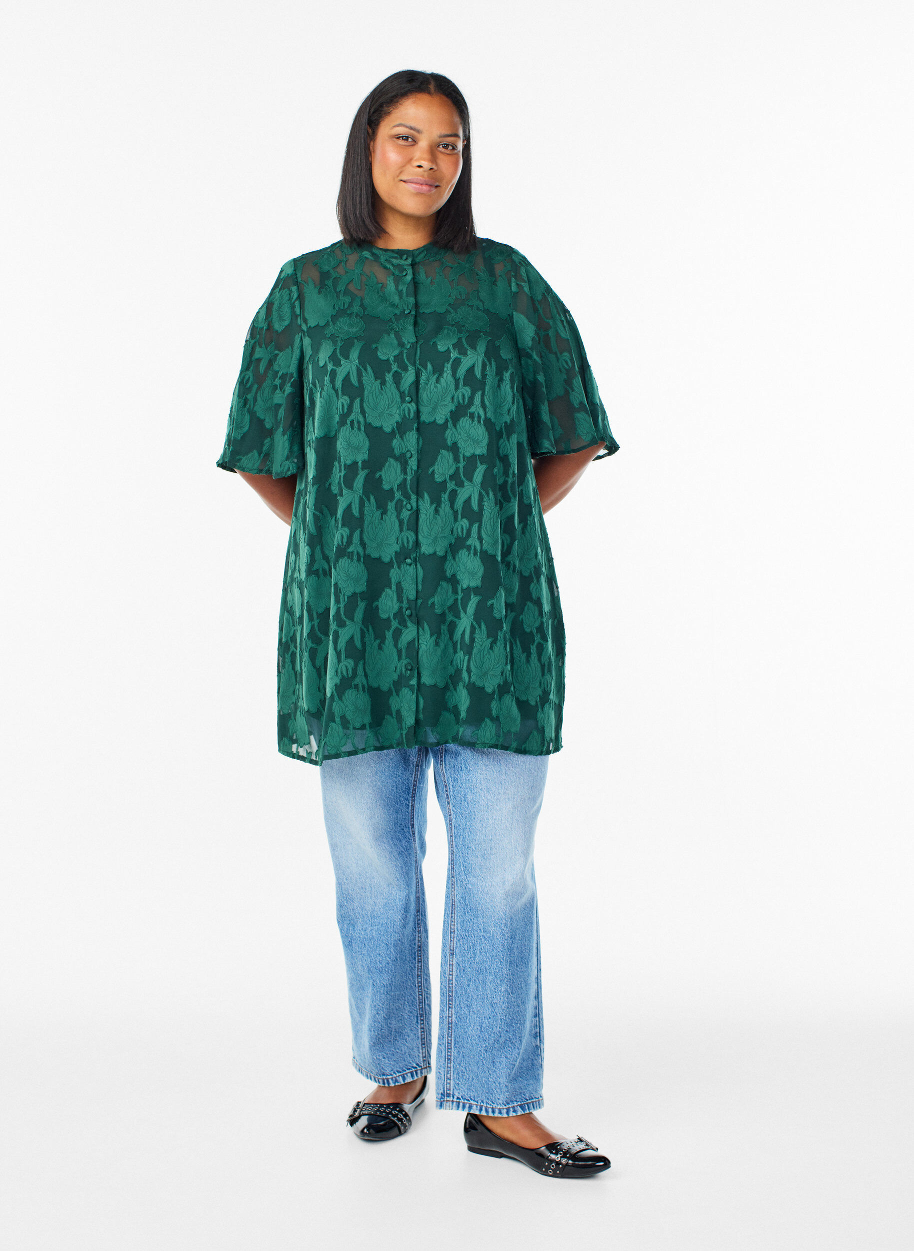 Zizzi Robe courte coupe &eacute;vas&eacute;e &agrave; motif floral, Vert fonc&eacute;, Model image number 1