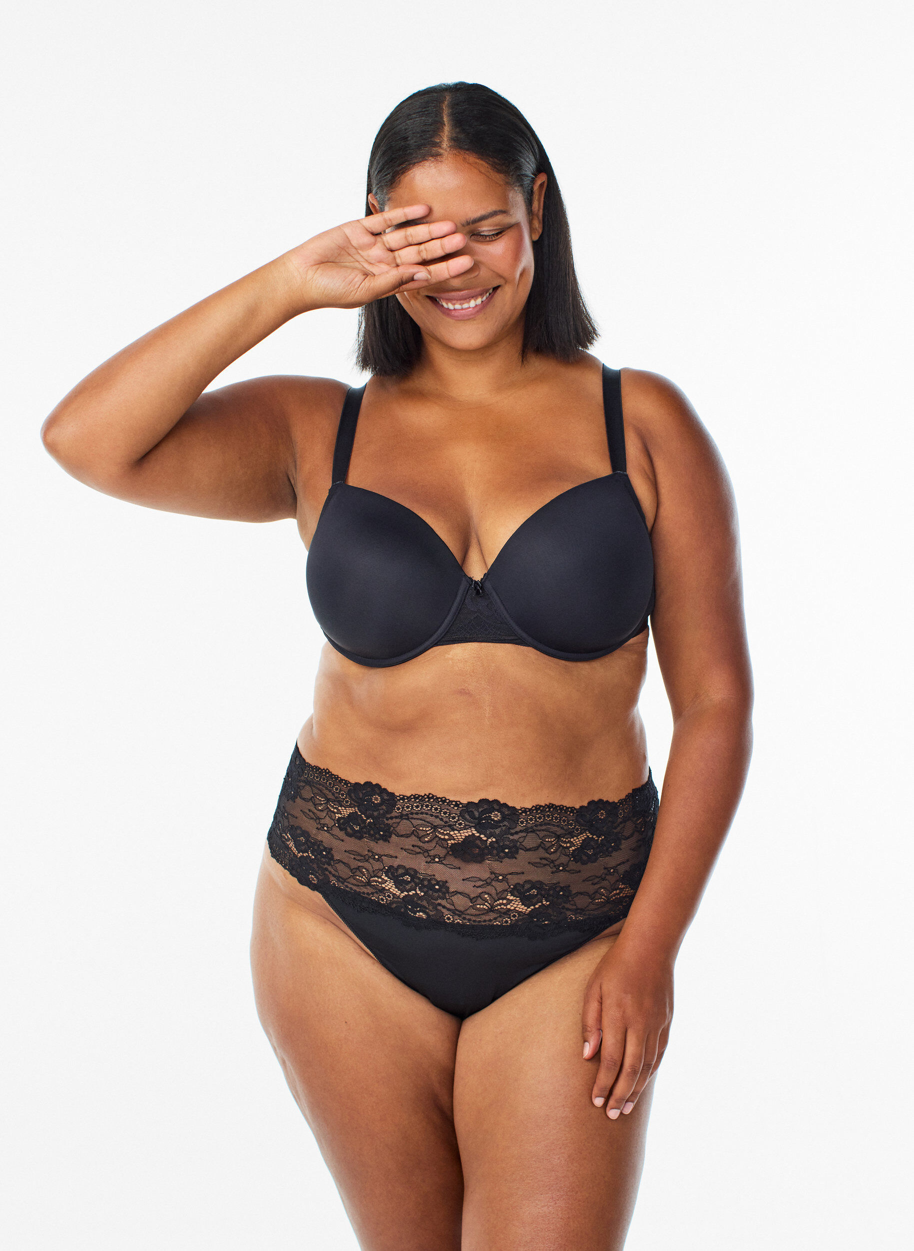 String lot de 2 avec bord large en dentelle, Noir, Model