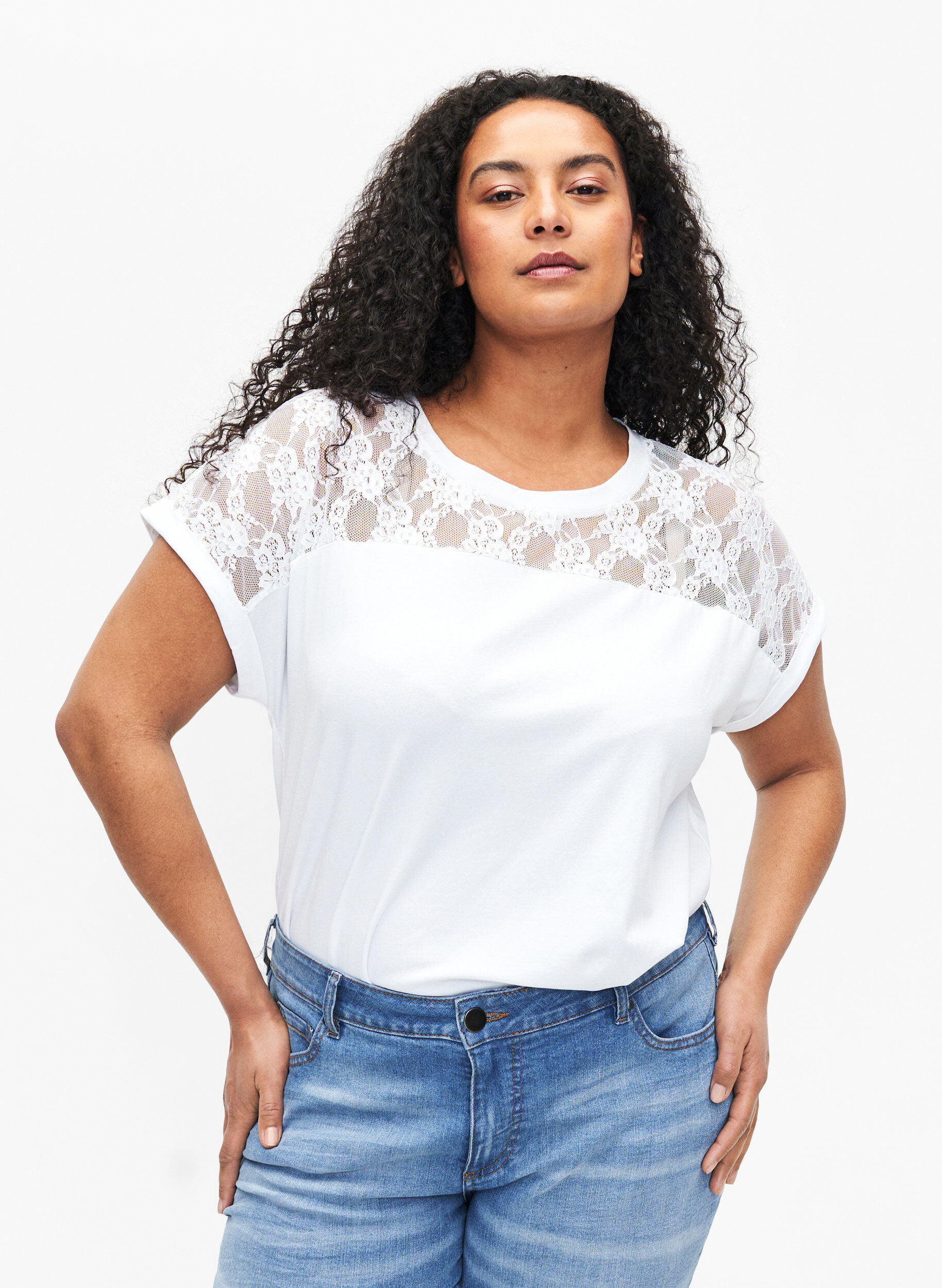 Zizzi T-shirt en coton &agrave; manches courtes avec dentelle, Bright White, Model image number 0