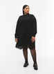 Robe en viscose avec ornements brodés, Black, Model image number 3