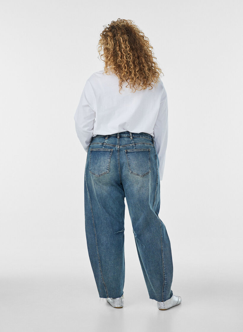 Jean coupe barrel au d&eacute;lavage us&eacute;, Bleu, Model