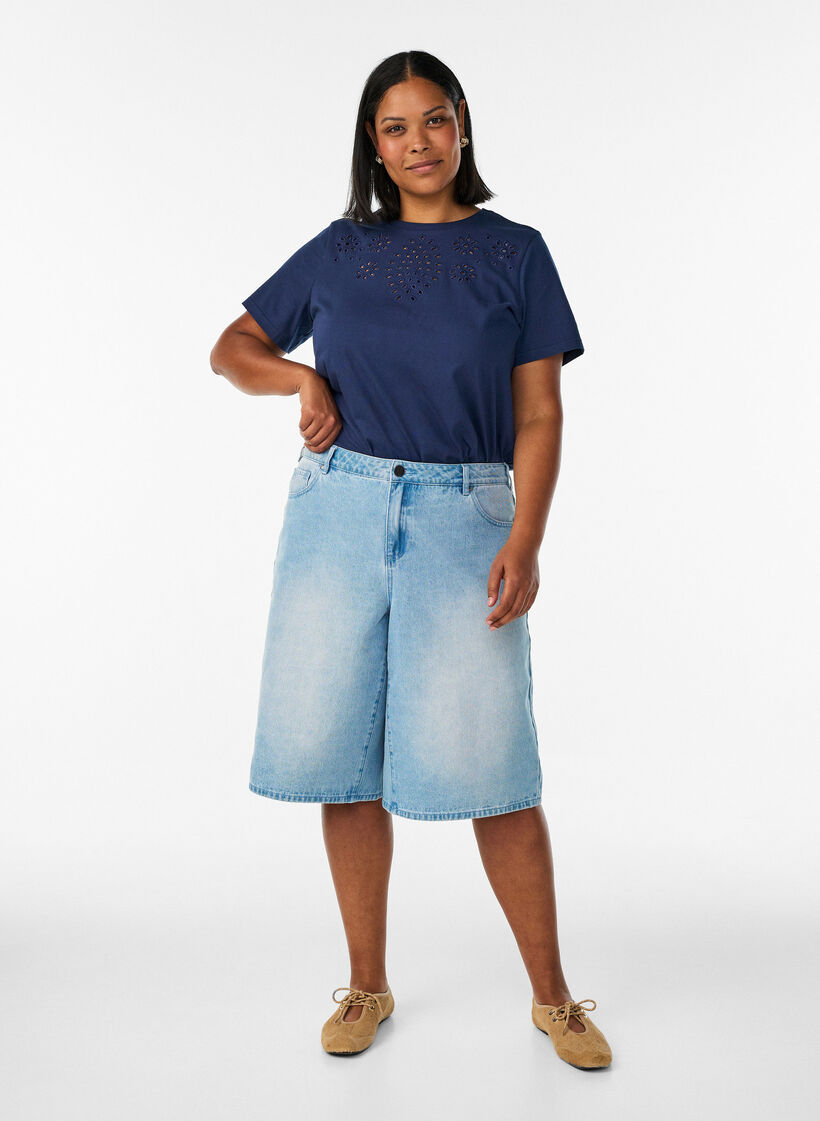 T-shirt en coton biologique avec broderie ajour&eacute;e, Bleu, Model image number 1
