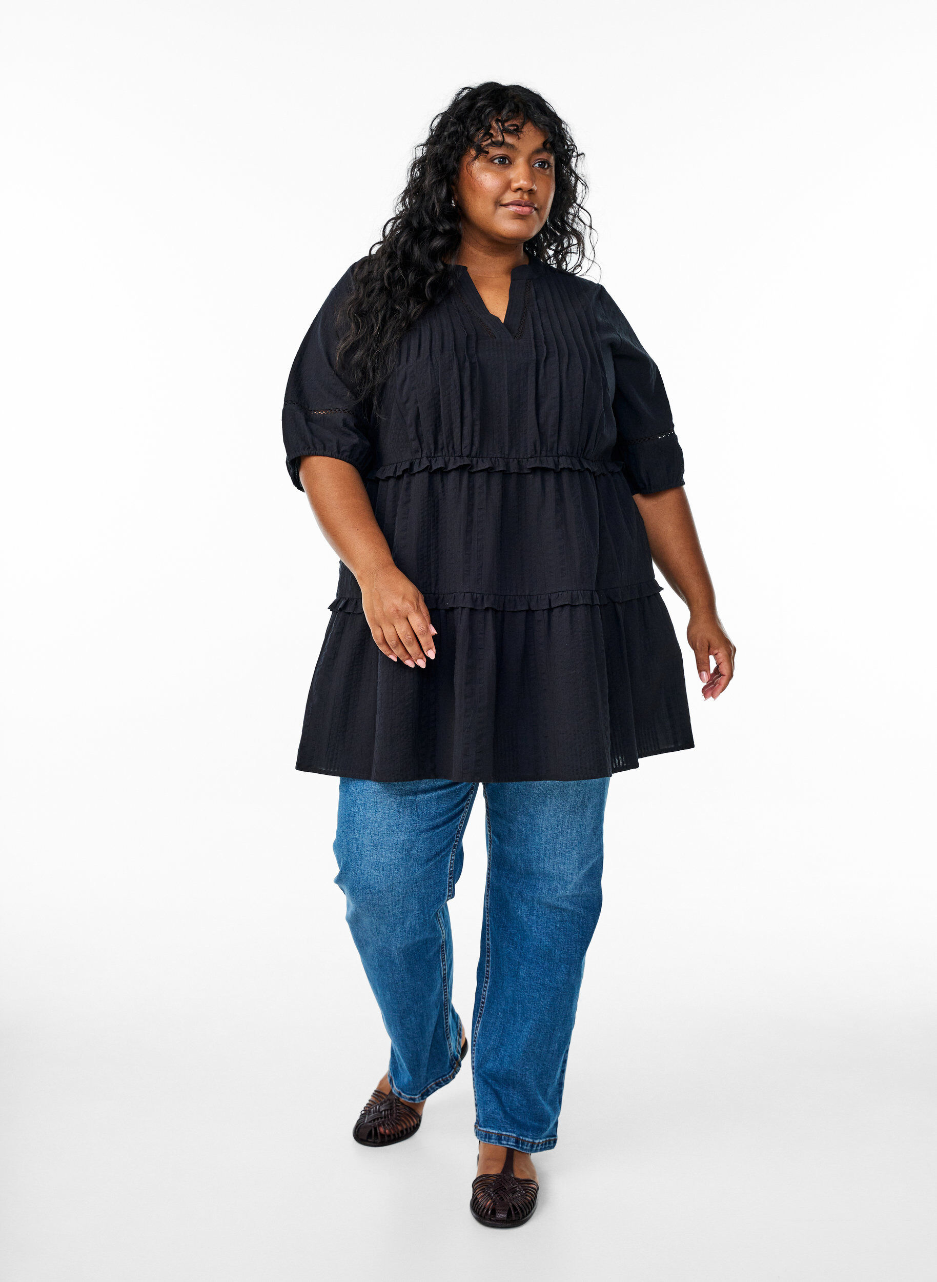 Zizzi Tunique en forme de A avec des volants, Noir, Model image number 1