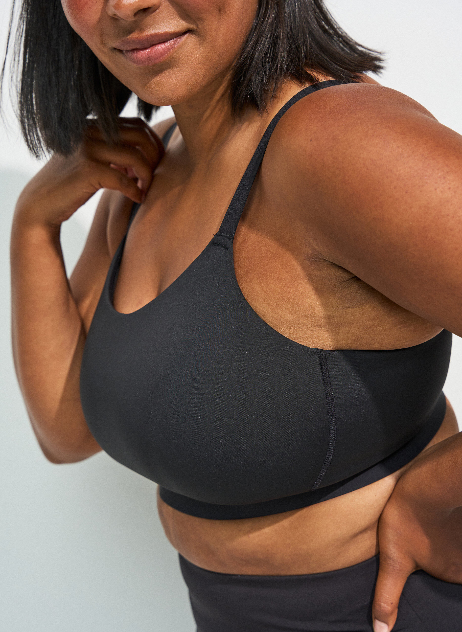 ZizziBrassi&egrave;re de sport l&eacute;g&egrave;rement rembourr&eacute;e, Noir, Model image number 3