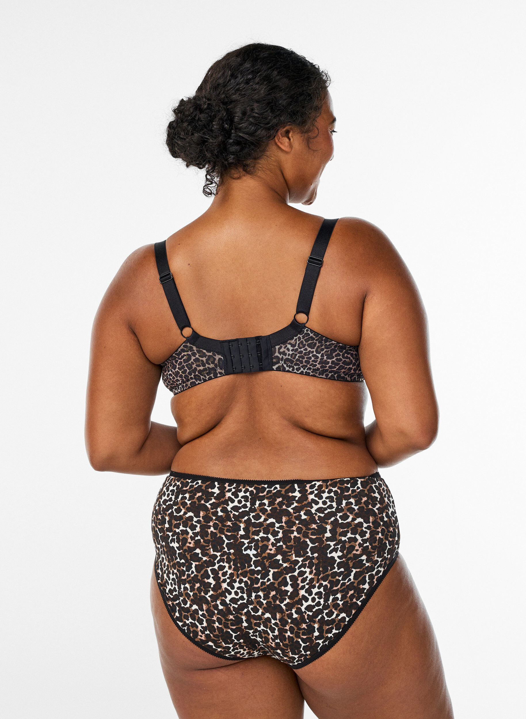 Zizzi Soutien-gorge moul&eacute; avec maille &agrave; motif l&eacute;opard, Marron, Model image number 2