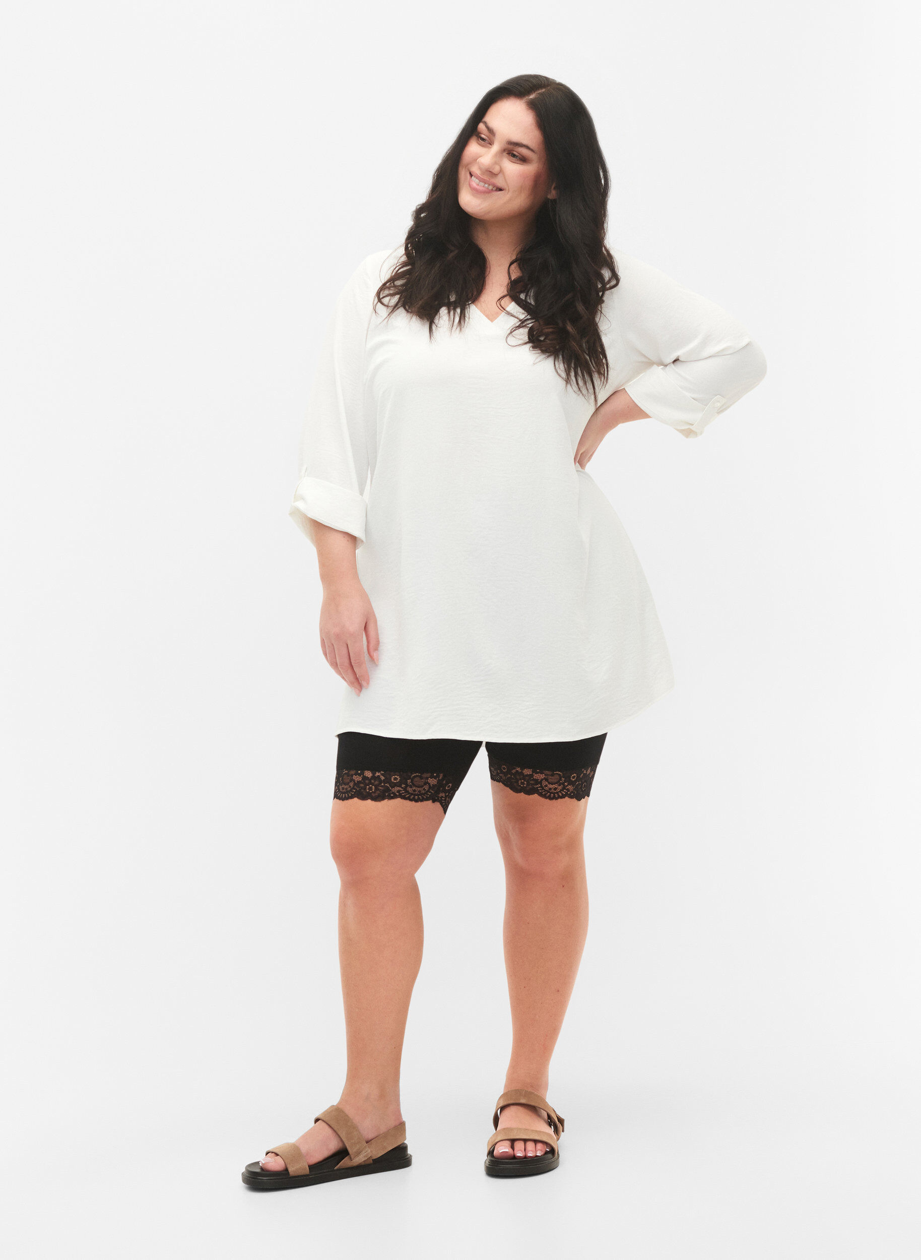 Zizzi Short de cyclisme avec bordure en dentelle, Noir, Model image number 1