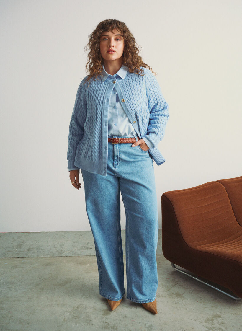 Cardigan en maille torsad&eacute;e avec boutons dor&eacute;s, Bleu, Image