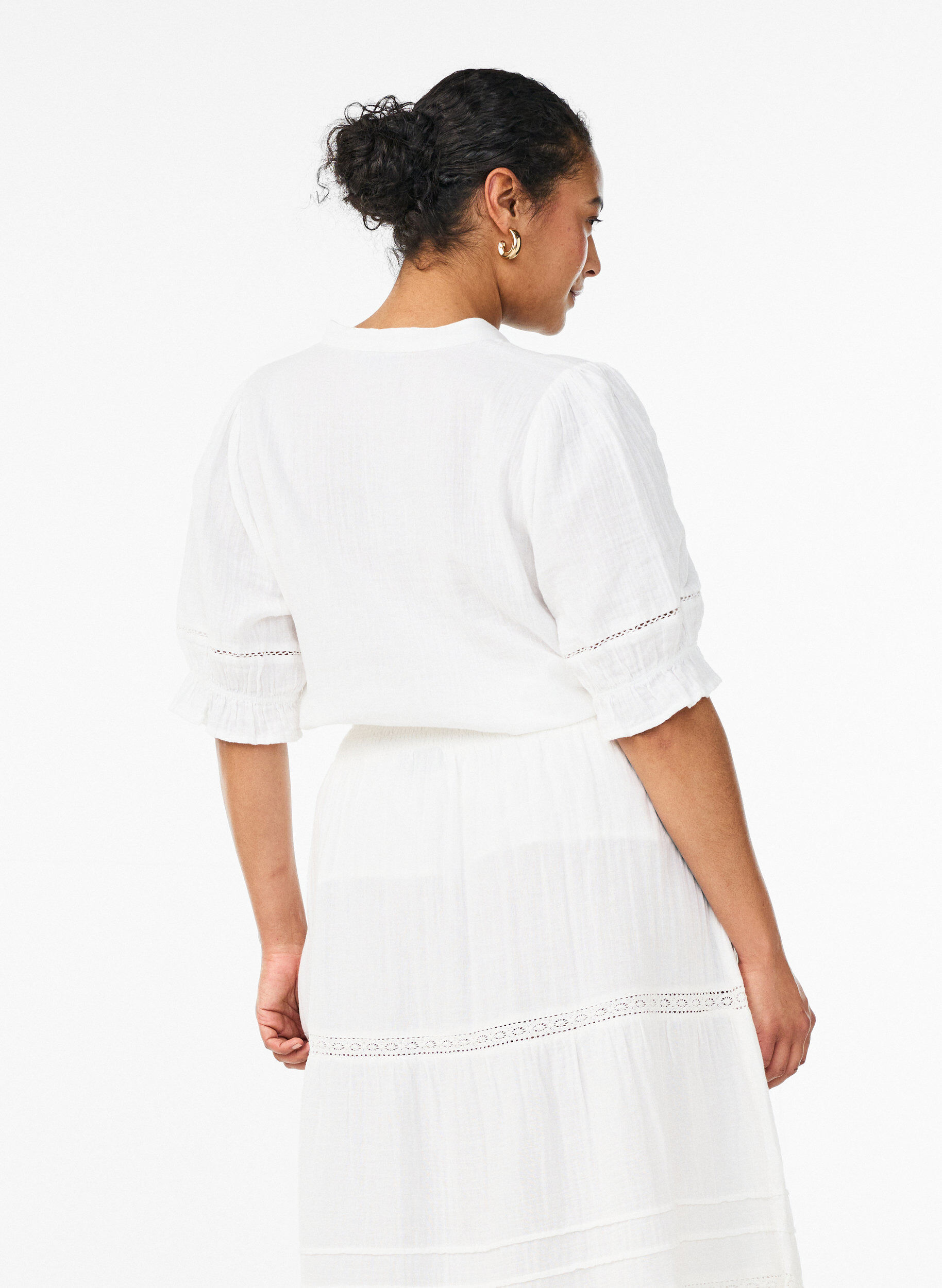 ZizziBlouse &agrave; manches courtes en mousseline de coton avec bordure en crochet, Blanc, Model image number 1