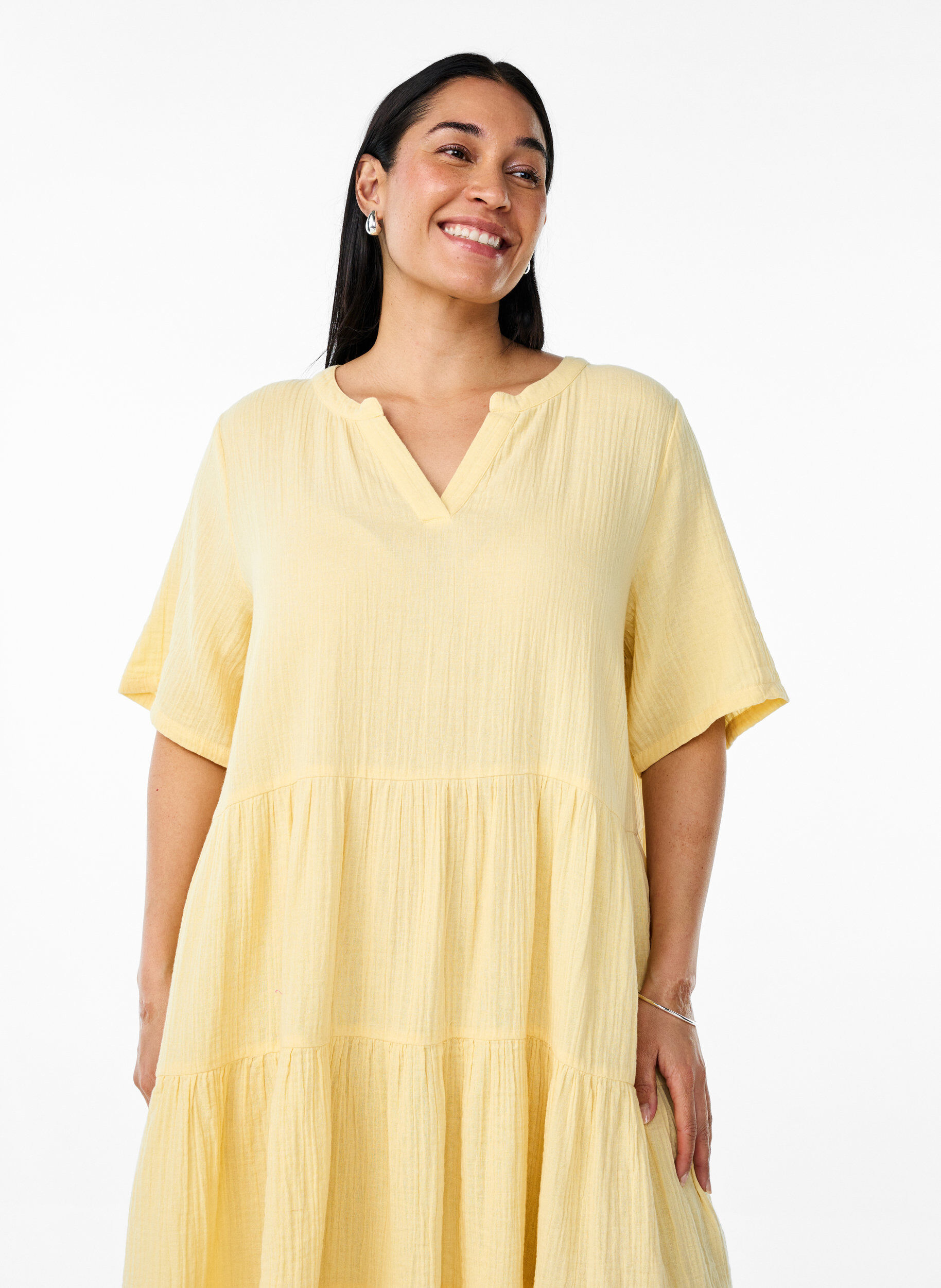Zizzi Robe en mousseline de coton longueur genou, coupe &eacute;vas&eacute;e, Jaune clair, Model image number 3