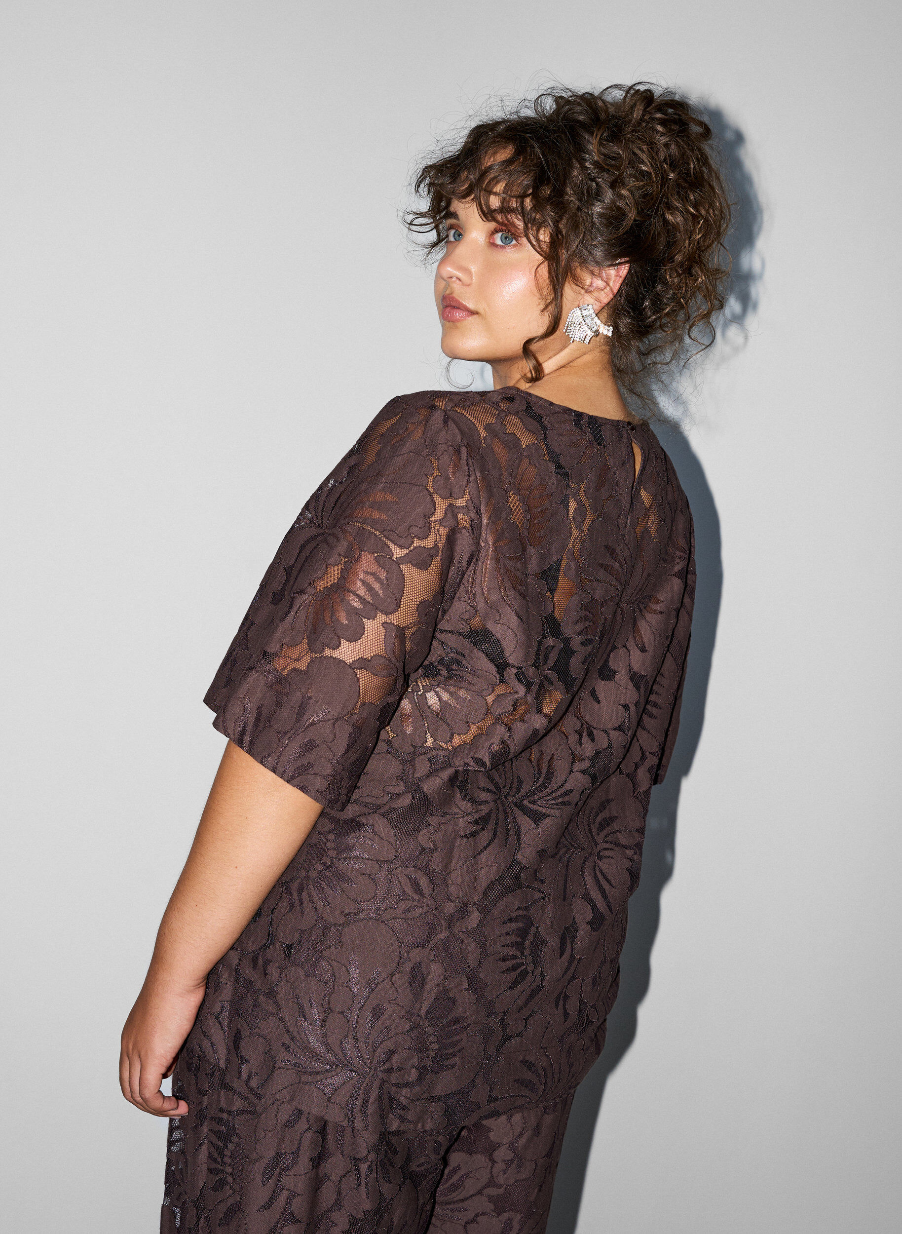 ZizziBlouse en dentelle avec manches courtes, Marron, Model image number 2