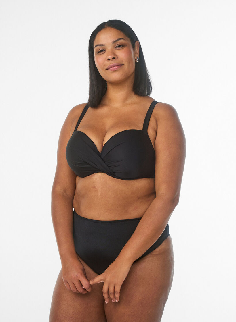 Haut de bikini avec armatures et drap&eacute;, Noir, Model image number 1