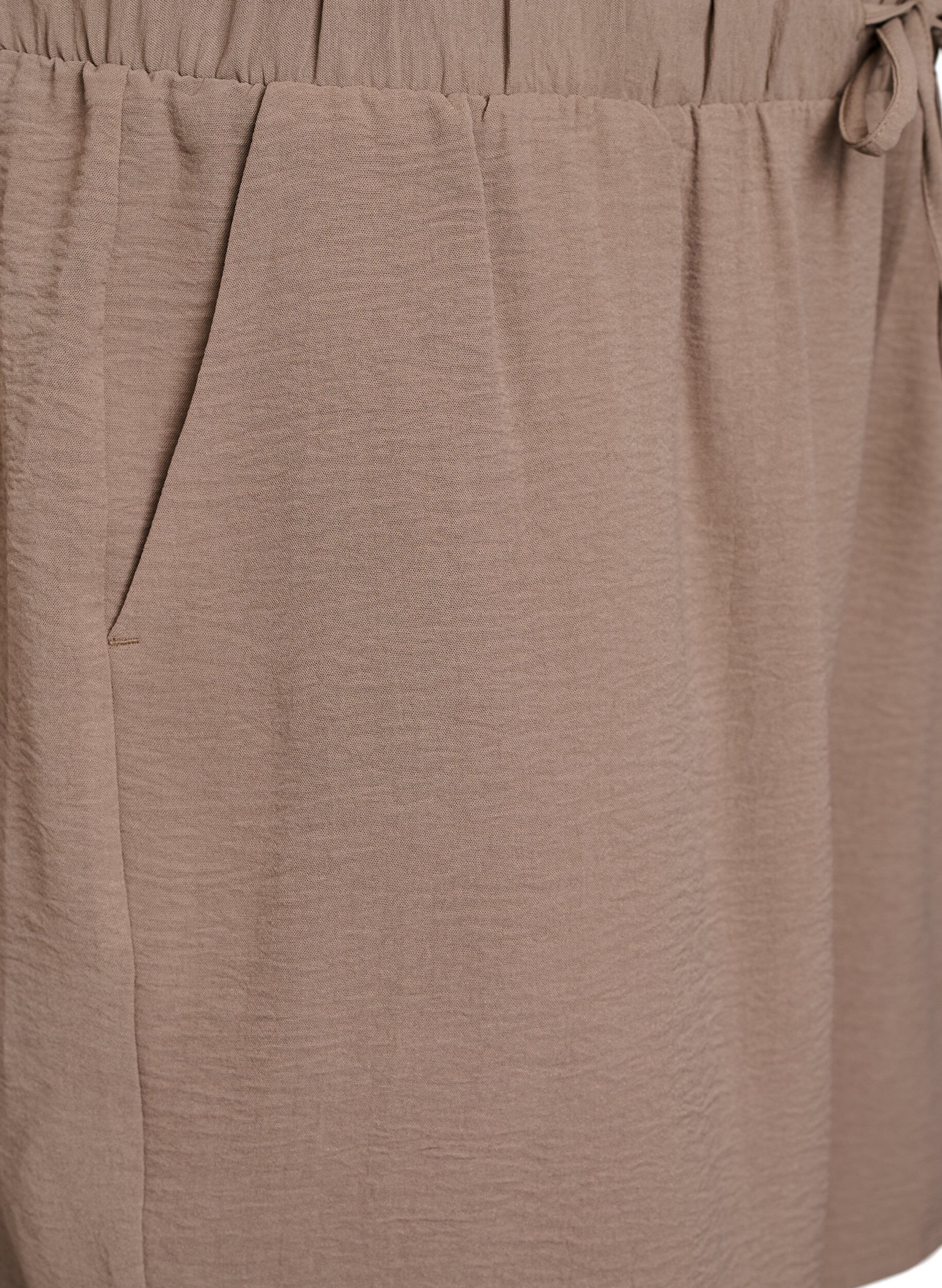 Zizzi Short avec poches et ceinture &eacute;lastique, Marron, Packshot image number 2