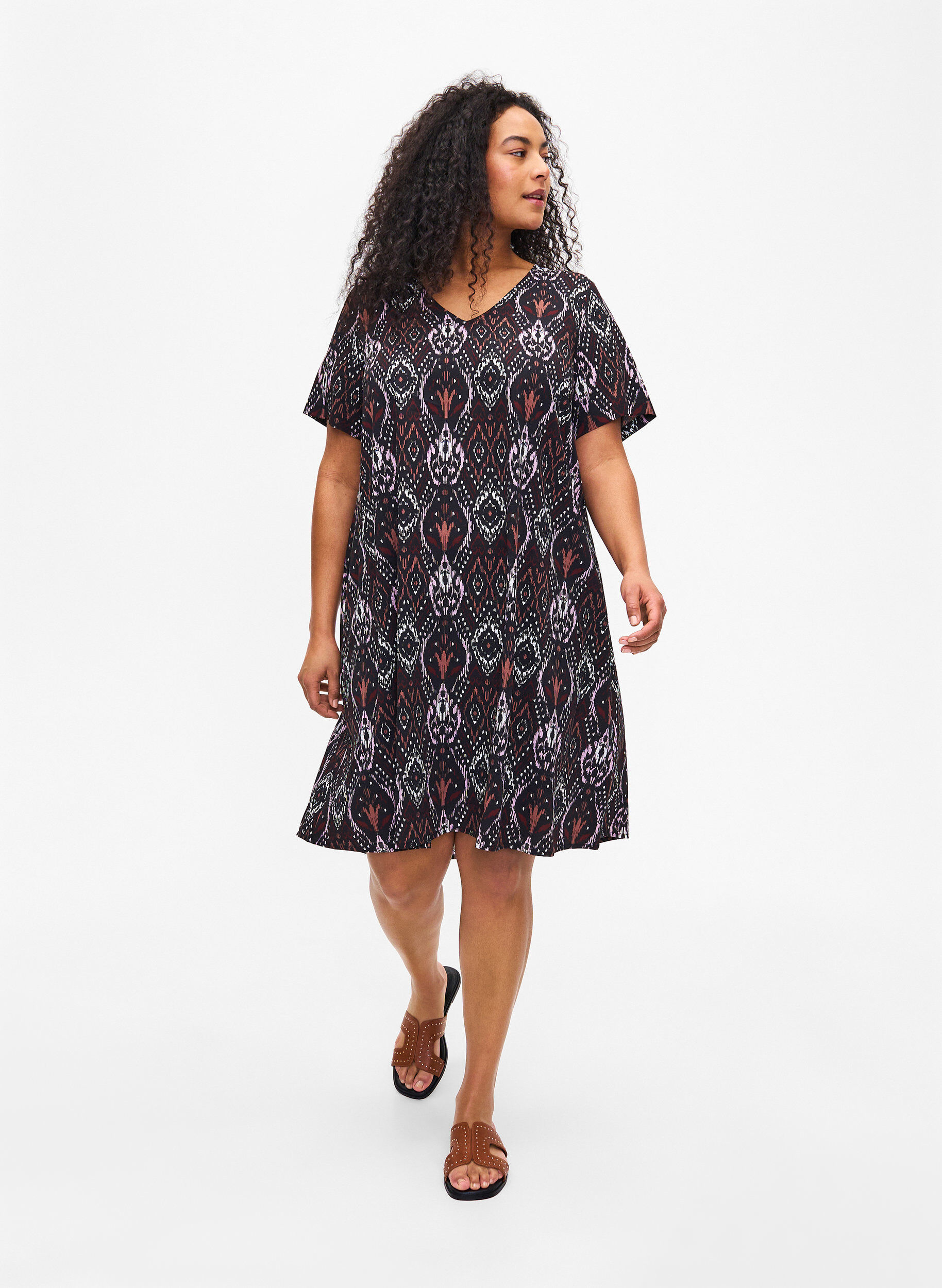 Zizzi Robe FLASH &agrave; col en V avec imprim&eacute;, Black Rose Ethnic, Model image number 2