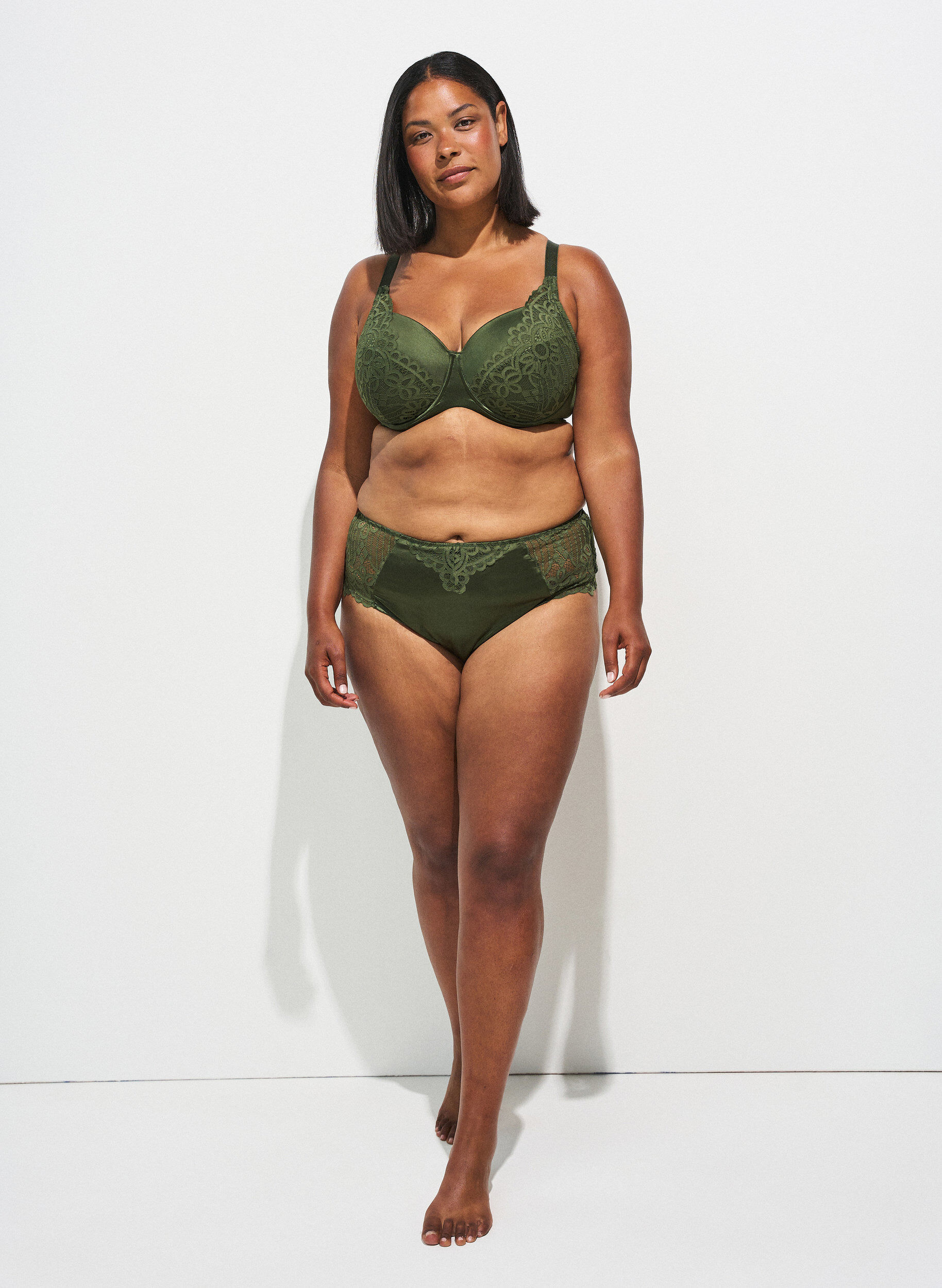 String hipster en dentelle et microfibre