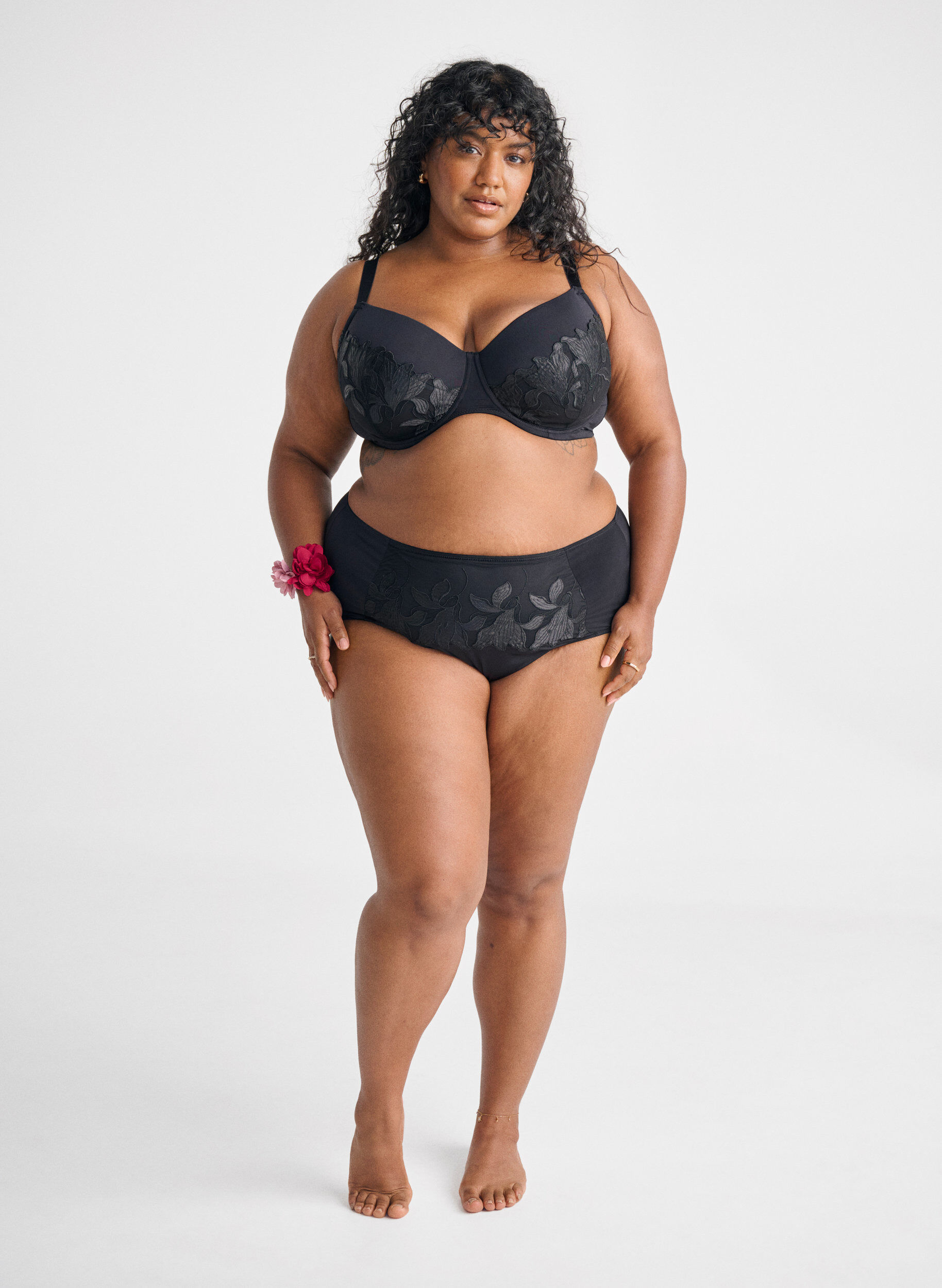 Zizzi Culotte en microfibre avec broderie florale, Noir, Image image number 0