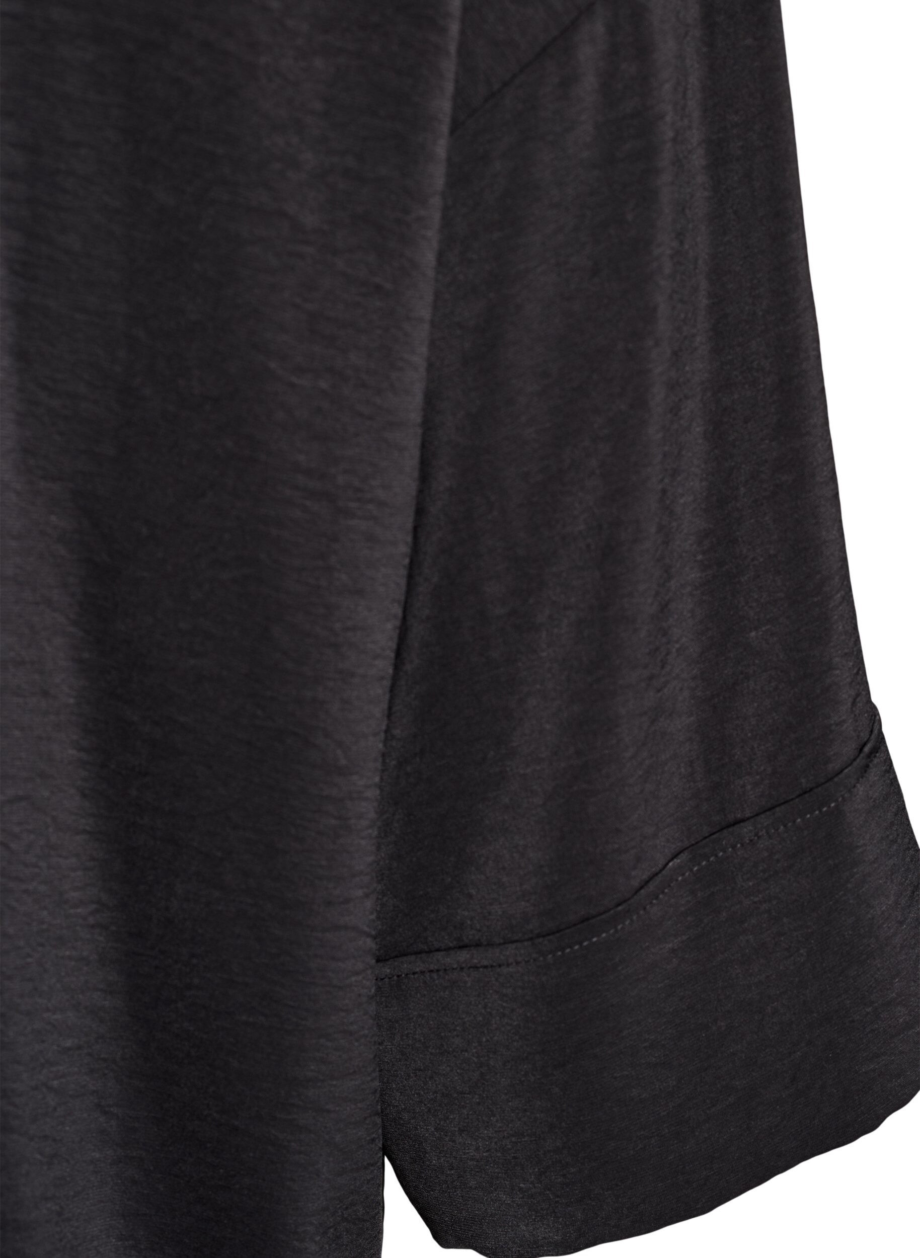 Zizzi Chemise ample avec col en V et manches 3/4, Noir, Packshot image number 3