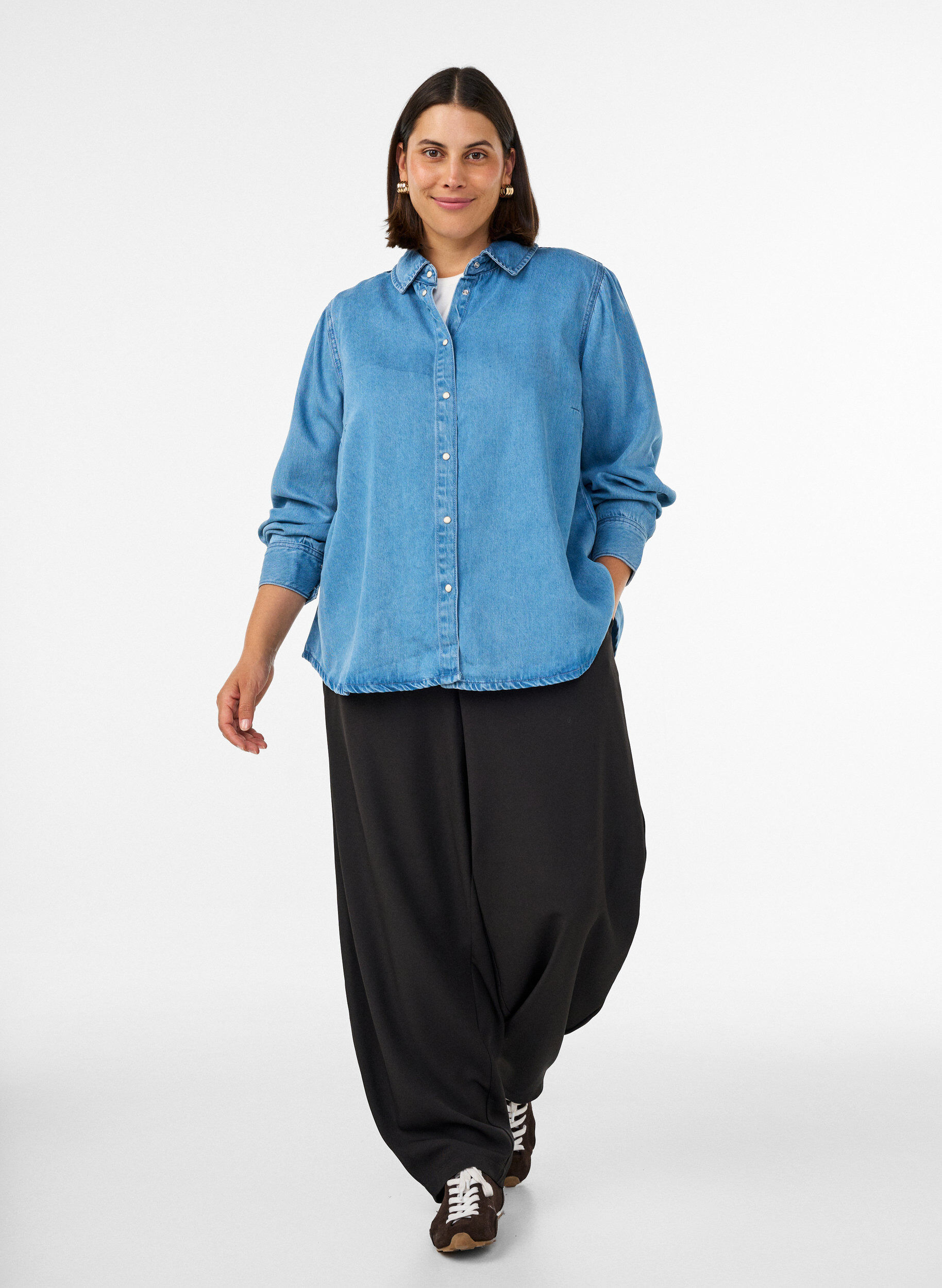 ZizziChemise en jean en lyocell avec boutons-pression, Bleu Clair, Model image number 1