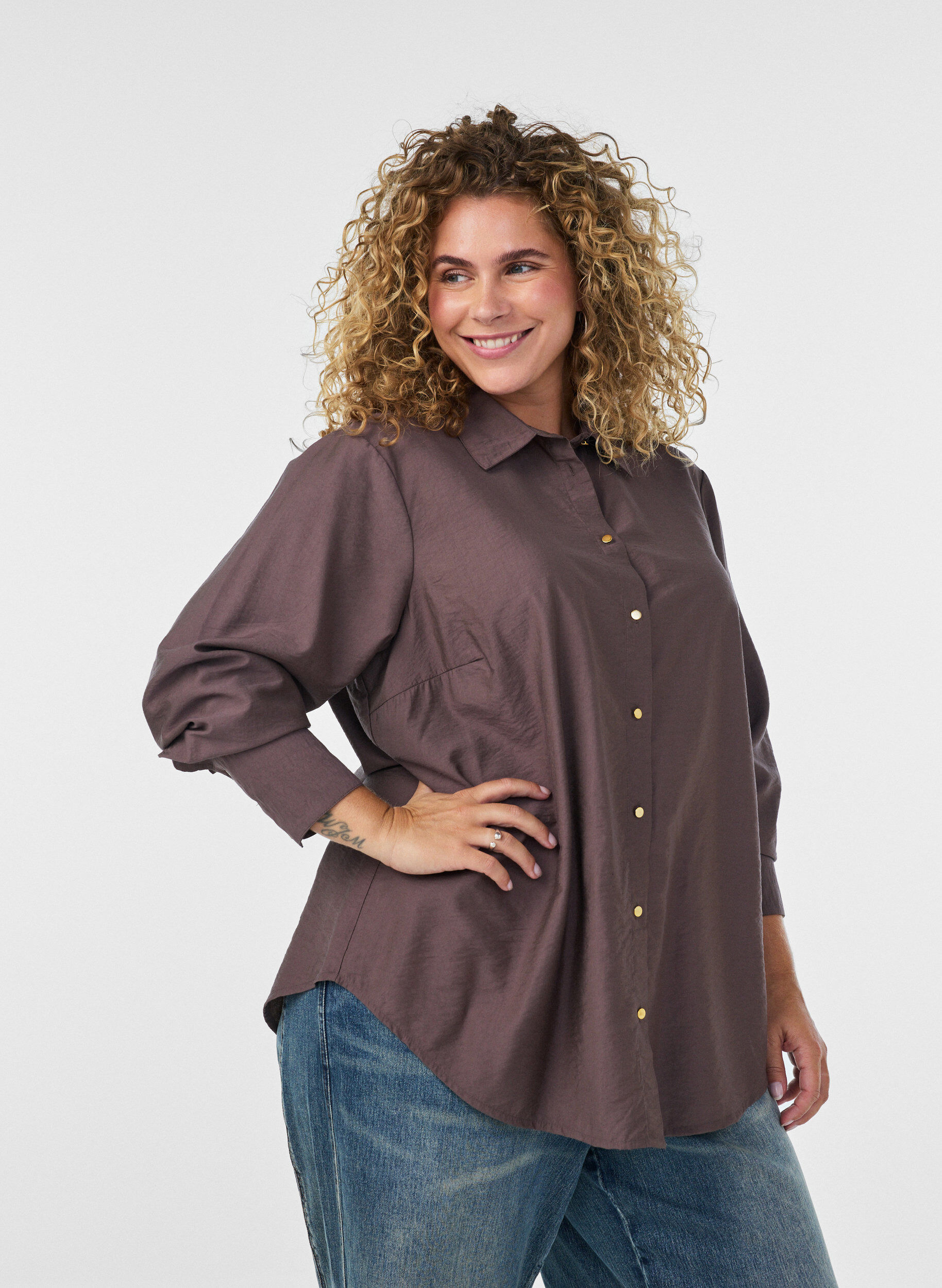 ZizziChemise en viscose avec des boutons dor&eacute;s, Marron, Model image number 0