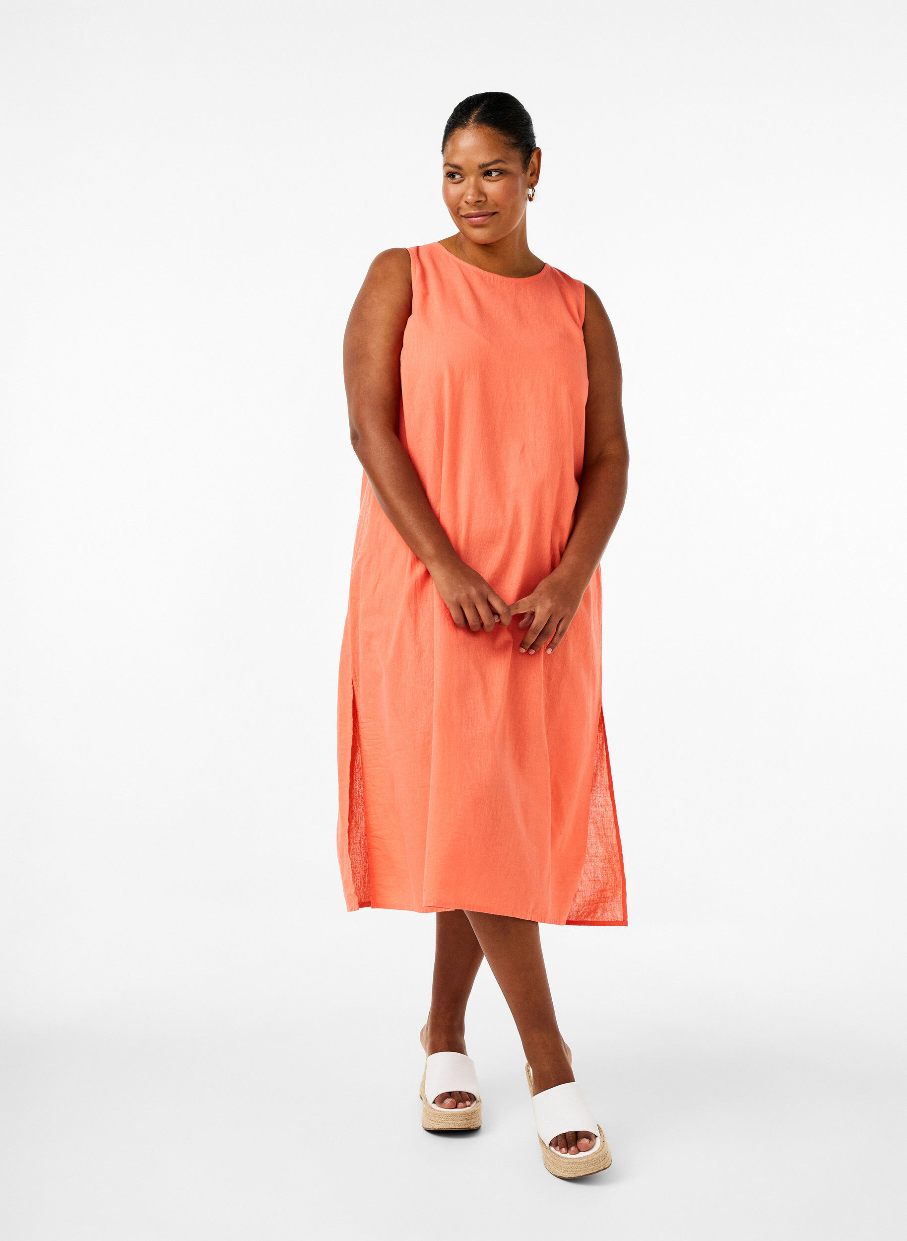 Zizzi Robe sans manches en m&eacute;lange de coton avec du lin, Living Coral, Model image number 0
