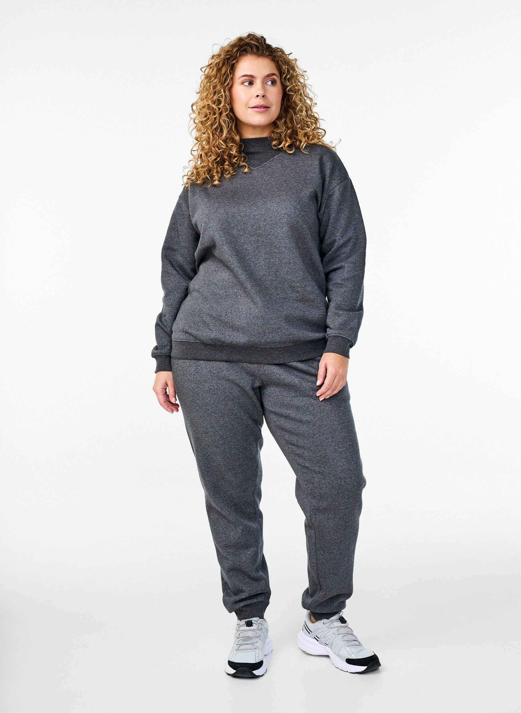 Zizzi Sweatshirt &agrave; col montant et manches longues, Gris anthracite, Model image number 1