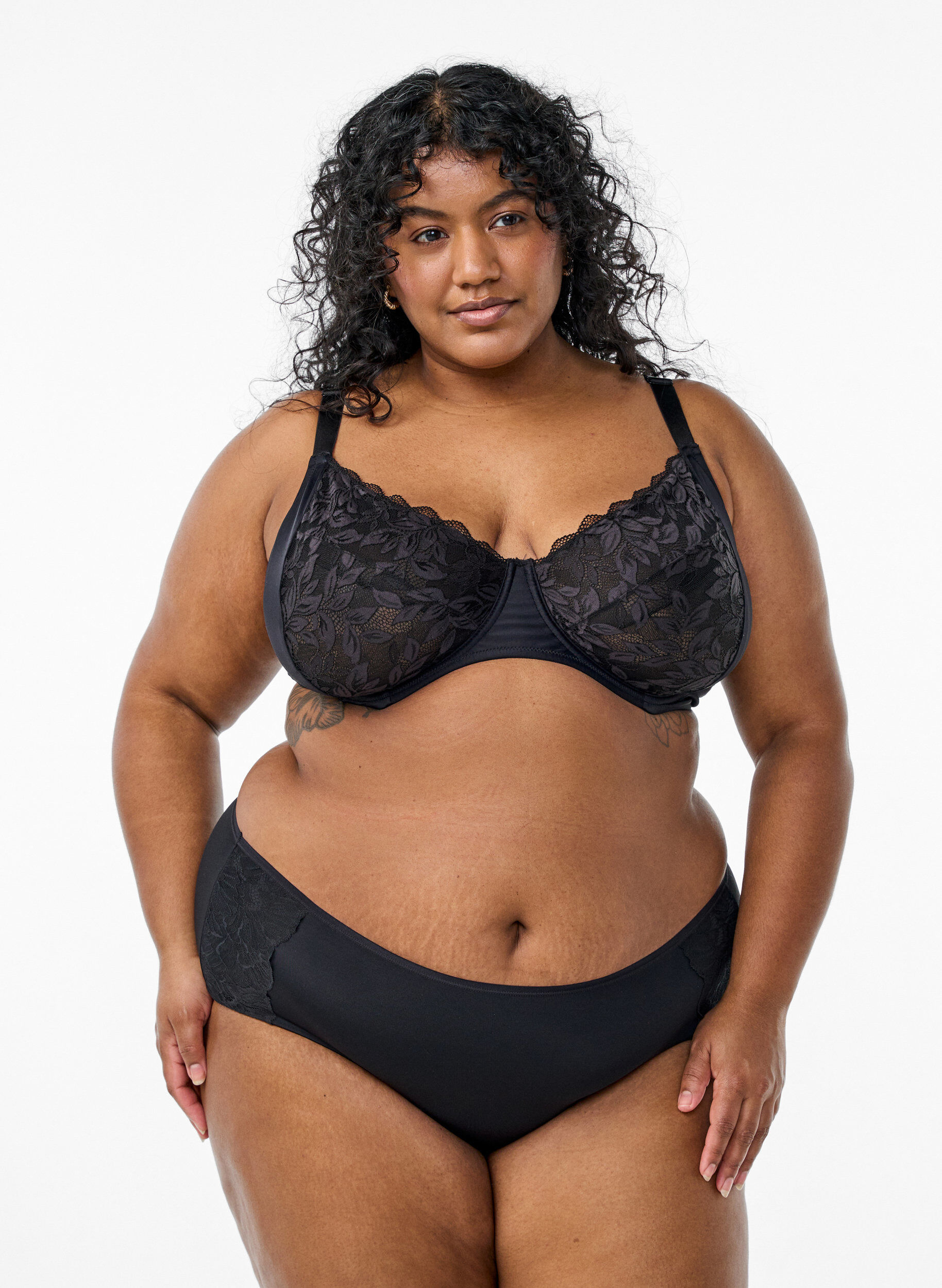 Zizzi Soutien-gorge couvrant en dentelle, Noir, Model image number 1
