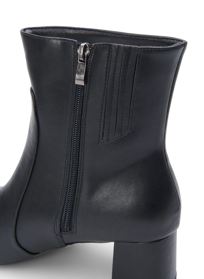 Large – Bottines en cuir à talon, Black, Packshot image number 4
