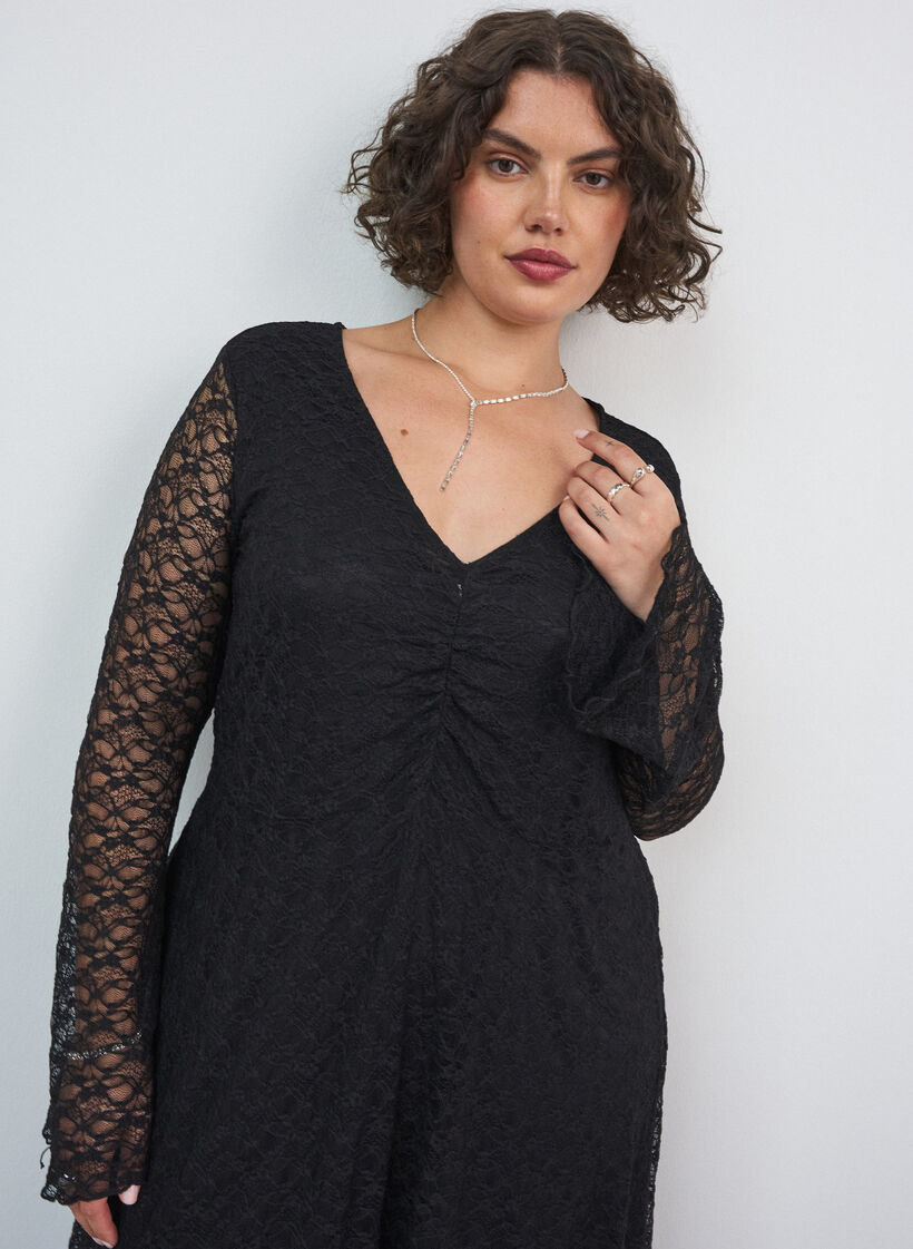 Robe en dentelle avec manches trompette et coupe &eacute;vas&eacute;e, Noir, Model image number 2