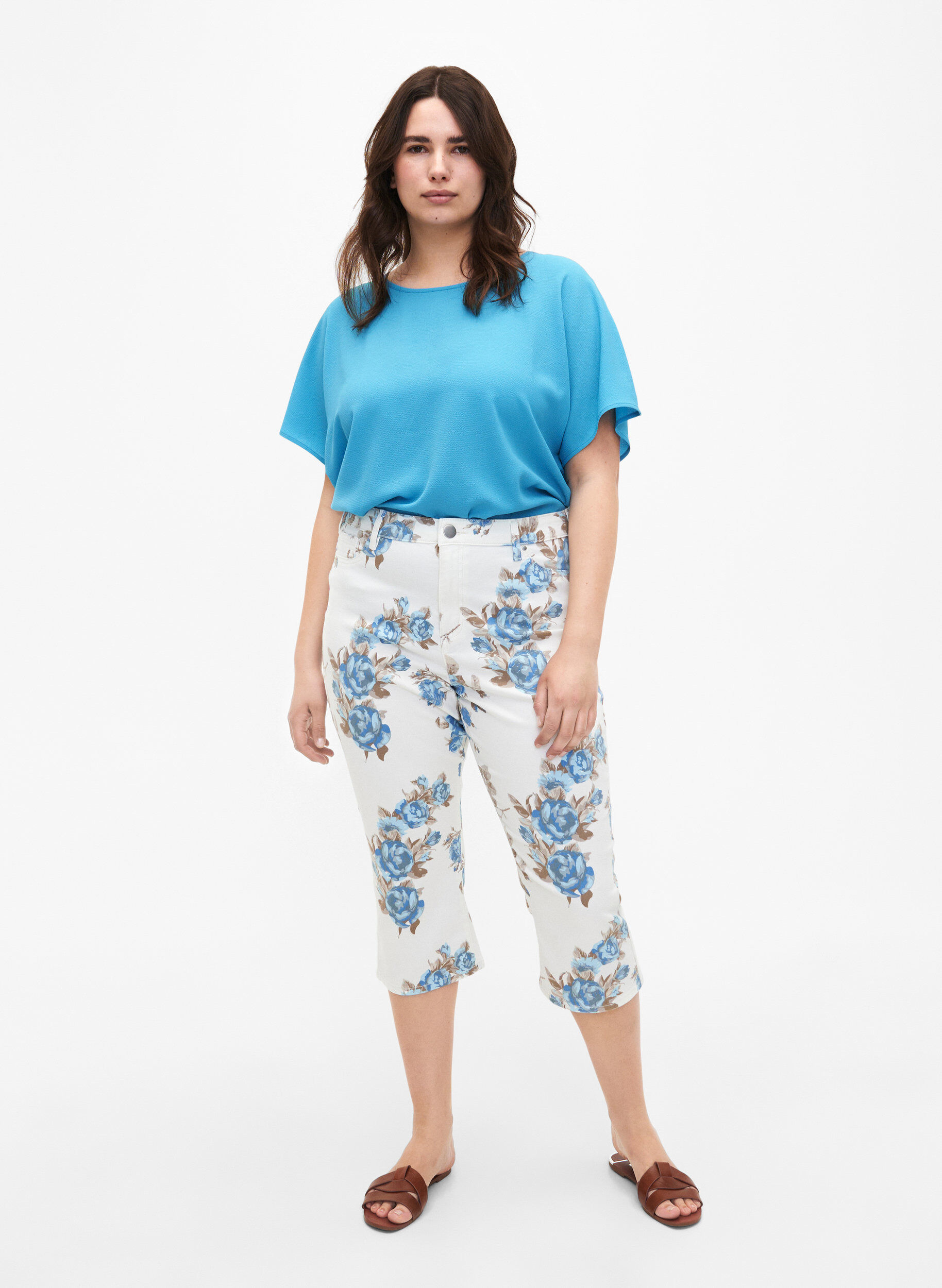 Zizzi Pantacourt Amy taille haute avec imprim&eacute; floral, White B.AOP, Model image number 0
