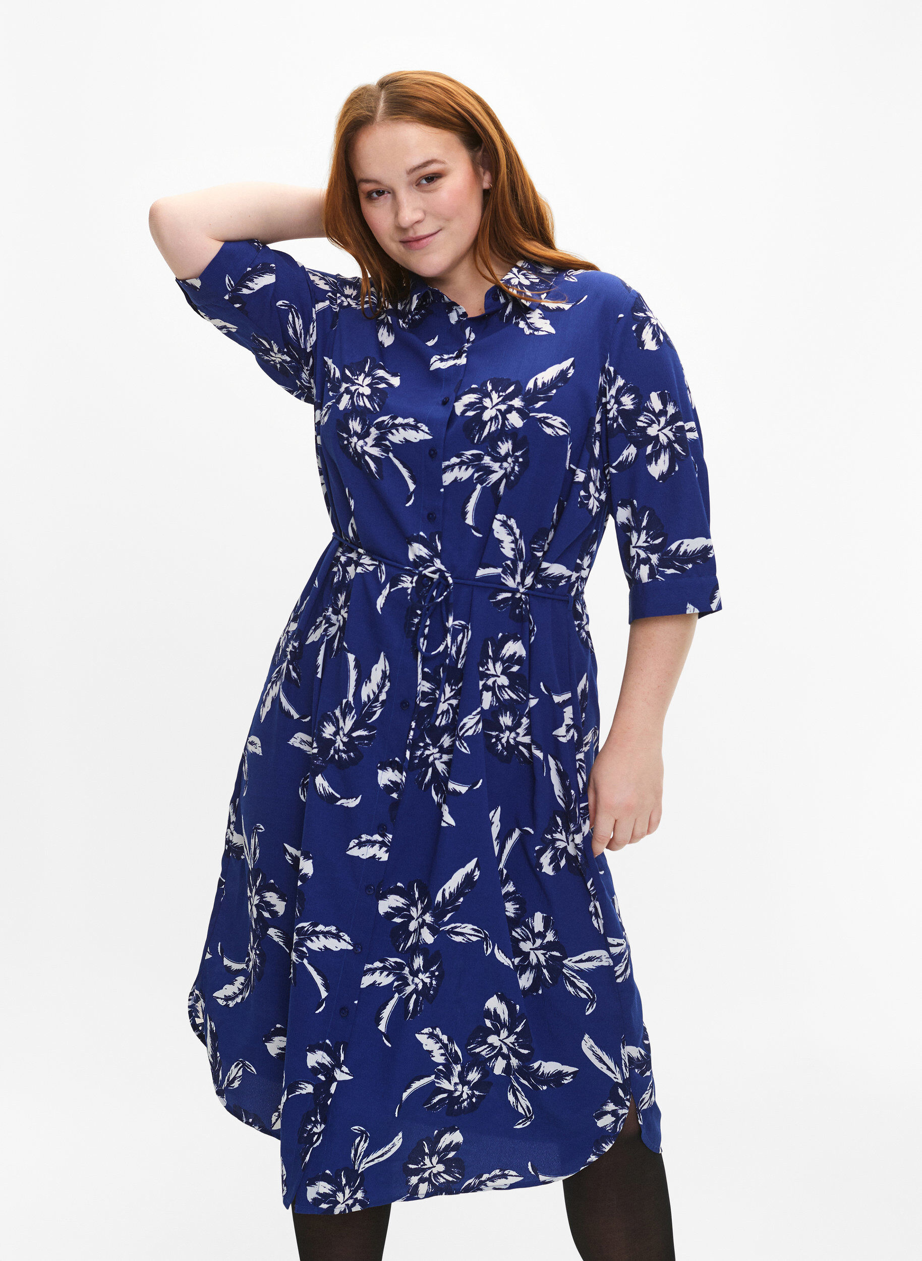 Zizzi FLASH - Robe chemise avec imprim&eacute; floral, Navy Blazer Flower, Model image number 0