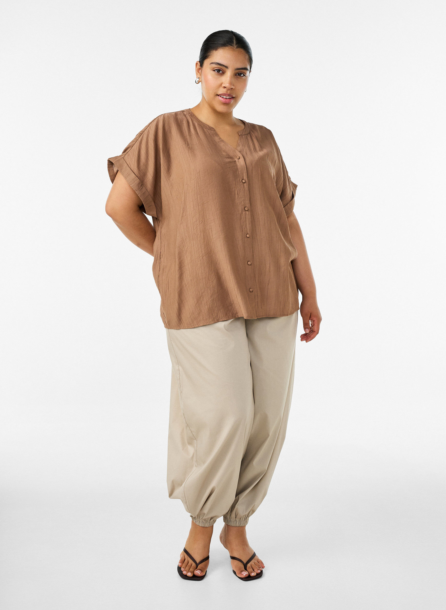ZizziBlouse textur&eacute;e en viscose avec boutons, Marron, Model image number 1