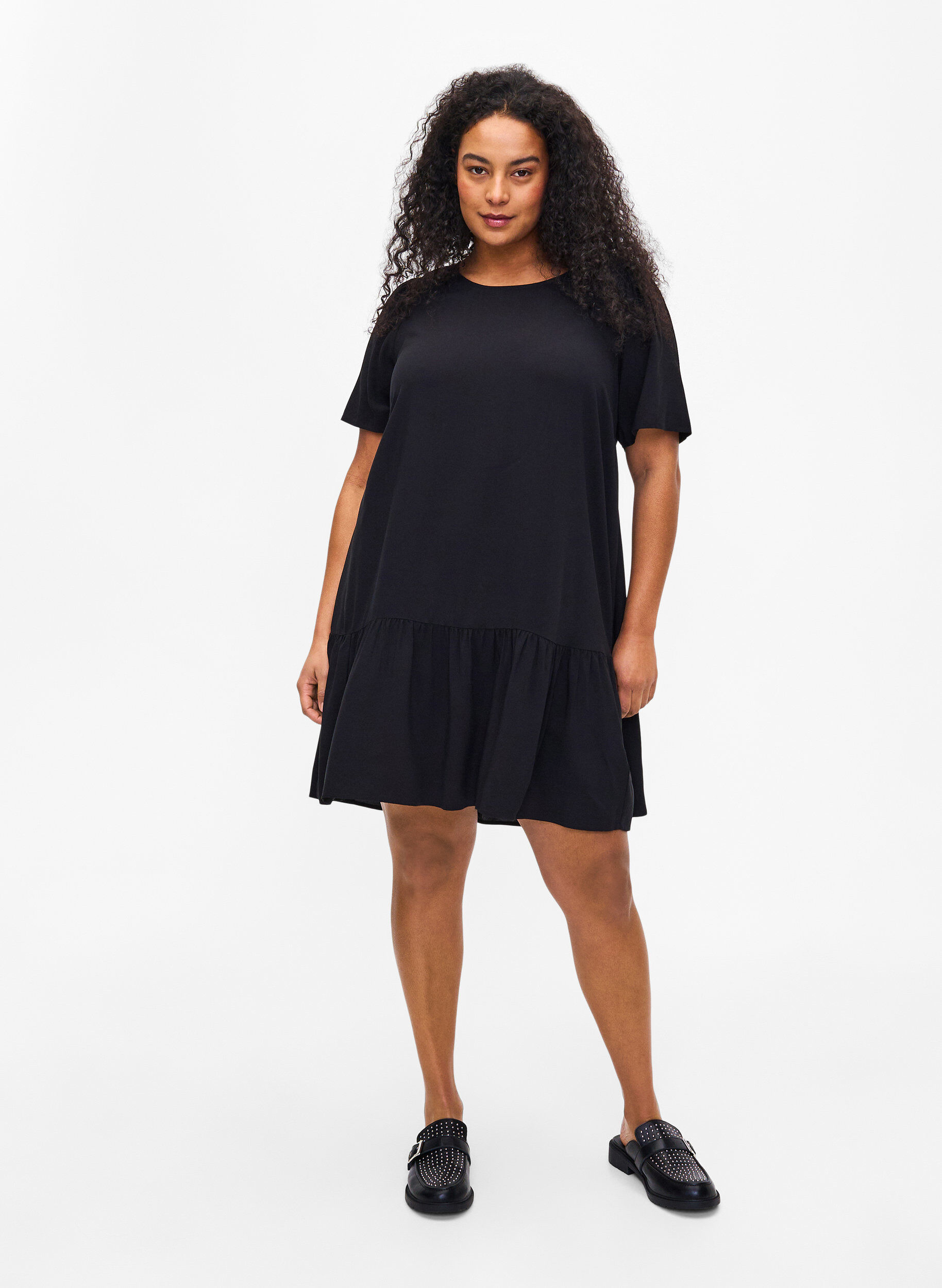 ZizziRobe en viscose avec d&eacute;coupe, Noir, Model image number 1