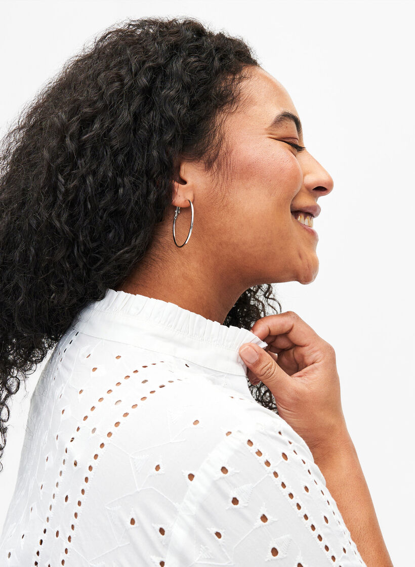 Chemise en coton avec un motif à trous, Bright White, Model image number 2