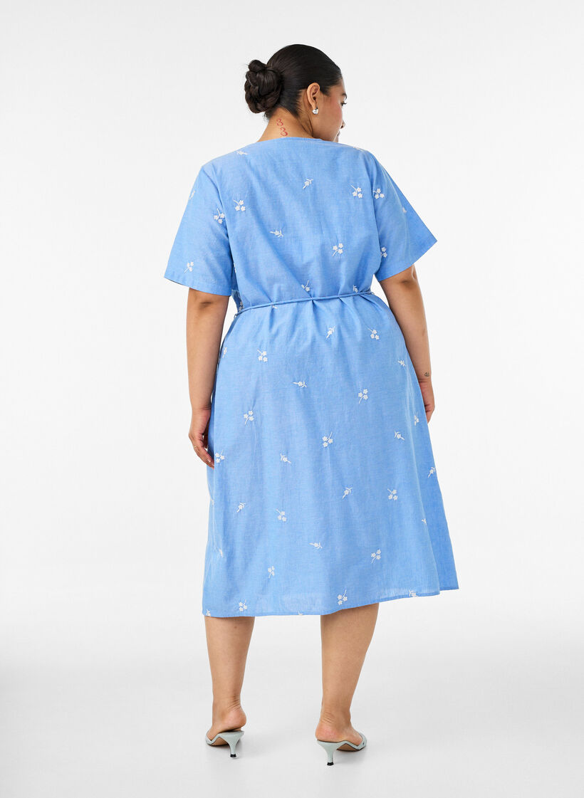 Robe chemise en coton avec des fleurs brod&eacute;es, Bleu Clair, Model image number 1